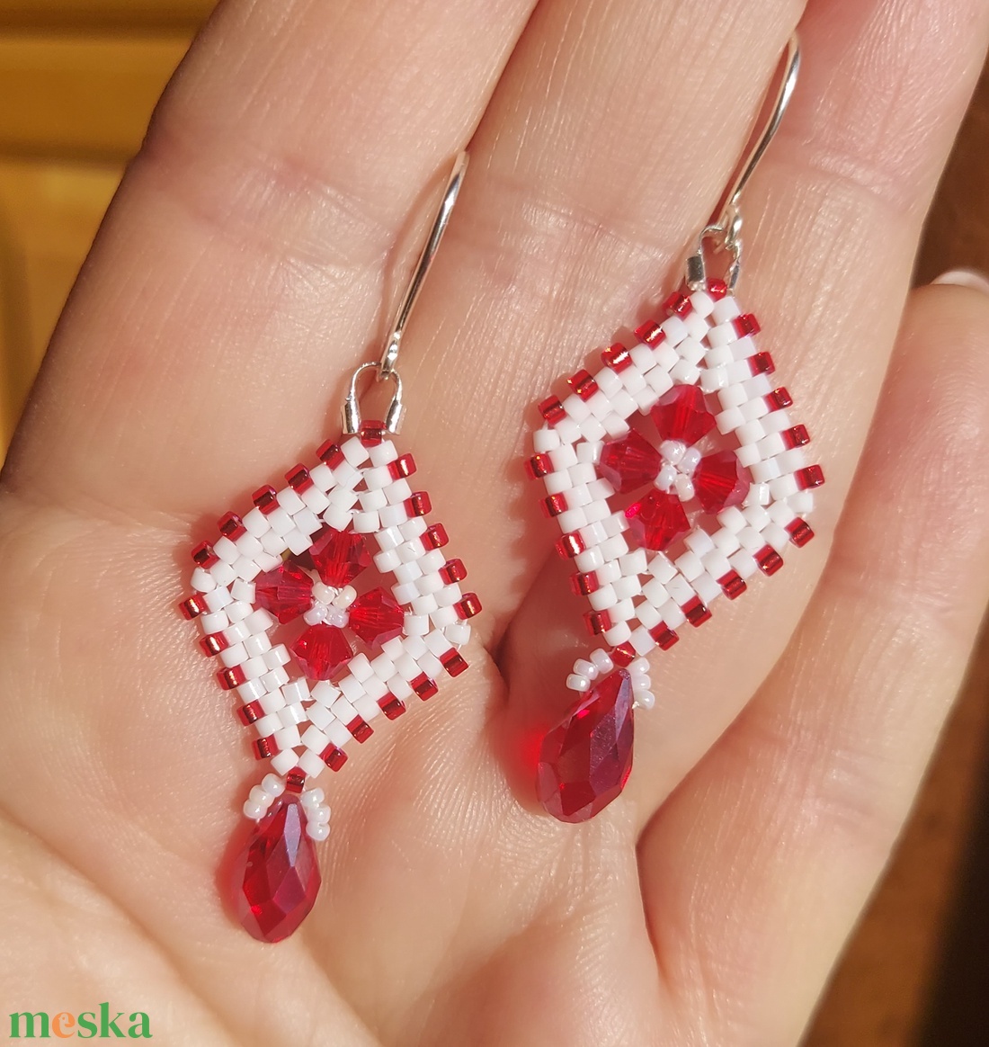 Piros Swarovski gyöngyfülbevaló - ékszer - fülbevaló - lógó fülbevaló - Meska.hu