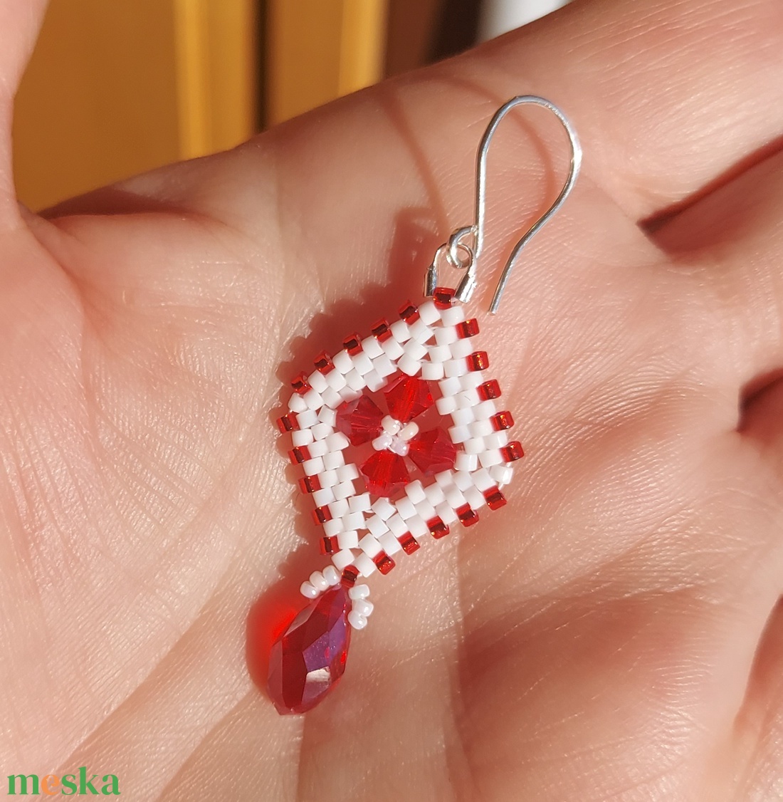 Piros Swarovski gyöngyfülbevaló - ékszer - fülbevaló - lógó fülbevaló - Meska.hu