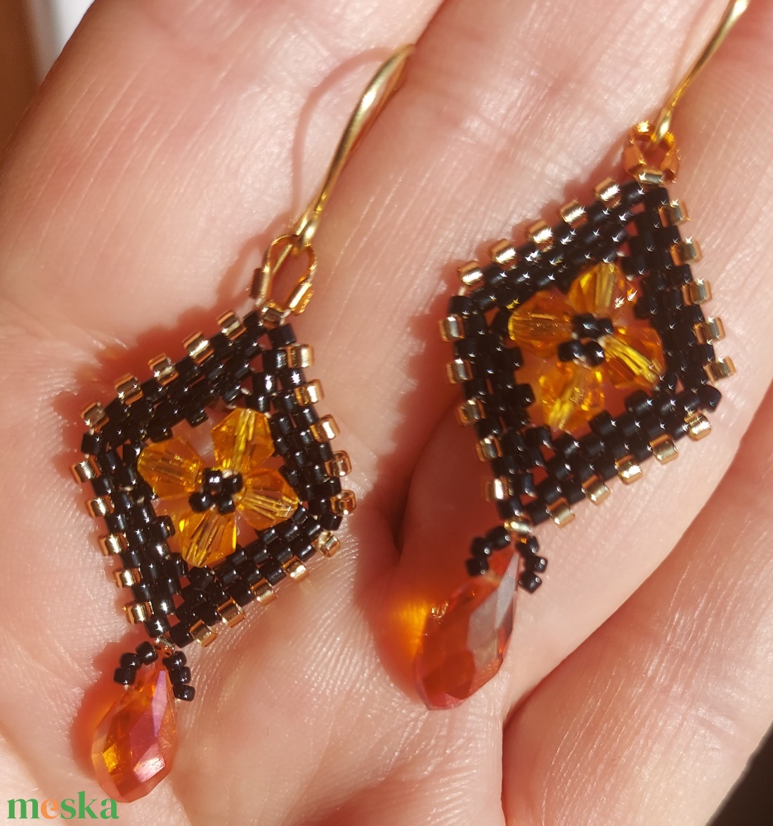 Fekete Swarovski gyöngyfülbevaló - ékszer - fülbevaló - lógó fülbevaló - Meska.hu