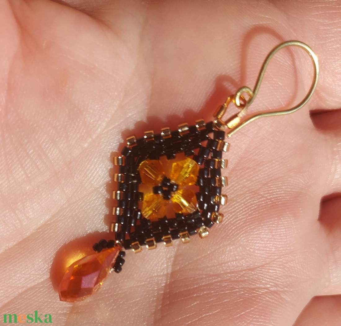 Fekete Swarovski gyöngyfülbevaló - ékszer - fülbevaló - lógó fülbevaló - Meska.hu