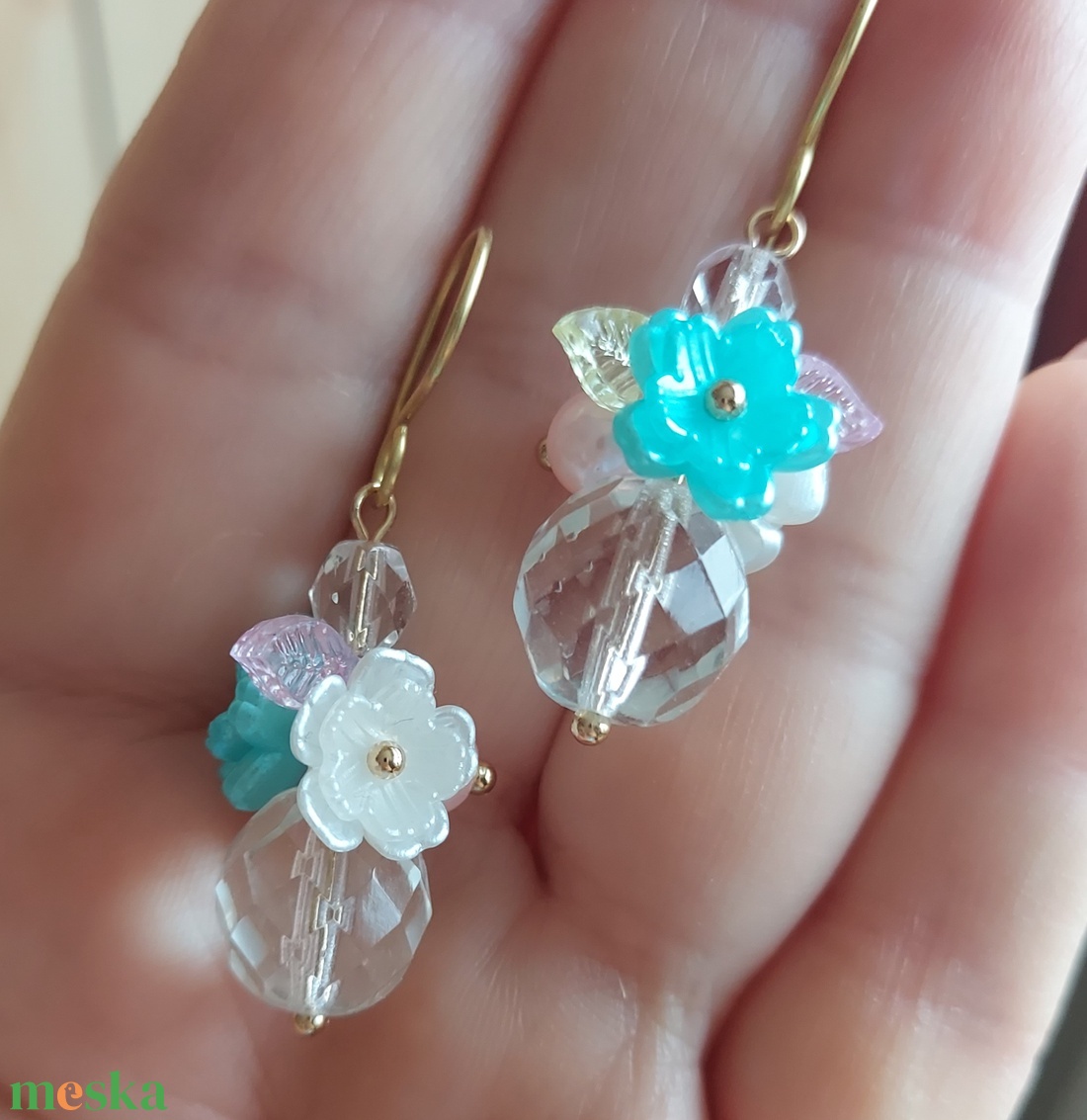 Tavaszi kristály gyöngyfülbevaló - ékszer - fülbevaló - lógó fülbevaló - Meska.hu