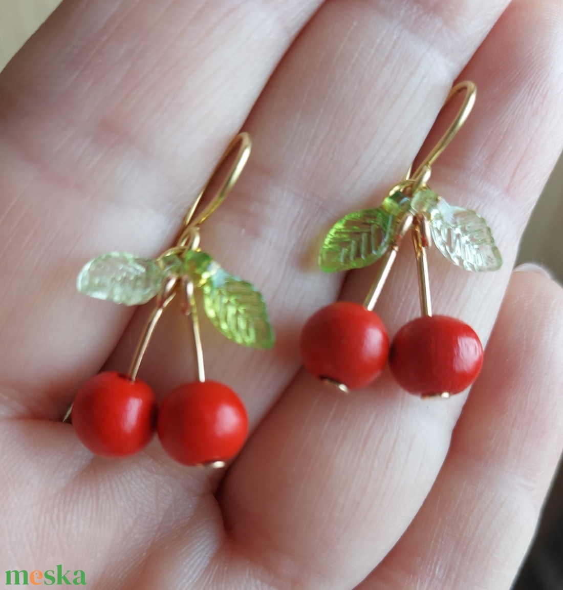 Tavaszi cseresznye gyöngyfülbevaló - ékszer - fülbevaló - lógó fülbevaló - Meska.hu