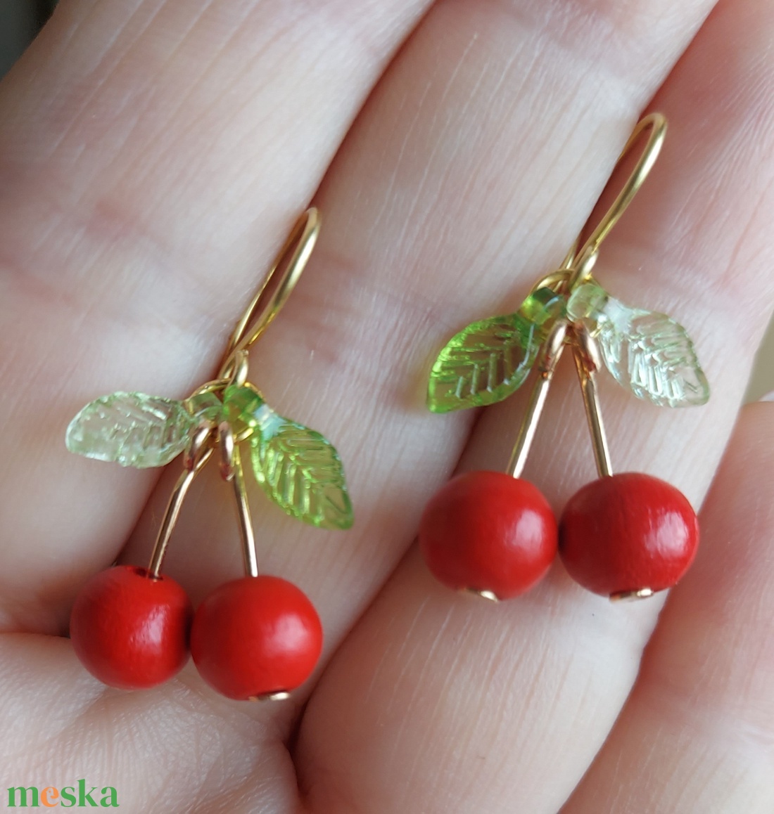 Tavaszi cseresznye gyöngyfülbevaló - ékszer - fülbevaló - lógó fülbevaló - Meska.hu