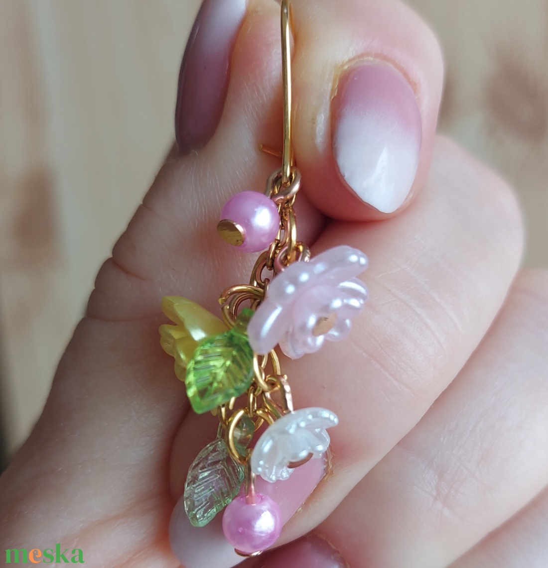Tavaszi kis virágfüzér gyöngyfülbevaló - ékszer - fülbevaló - lógó fülbevaló - Meska.hu