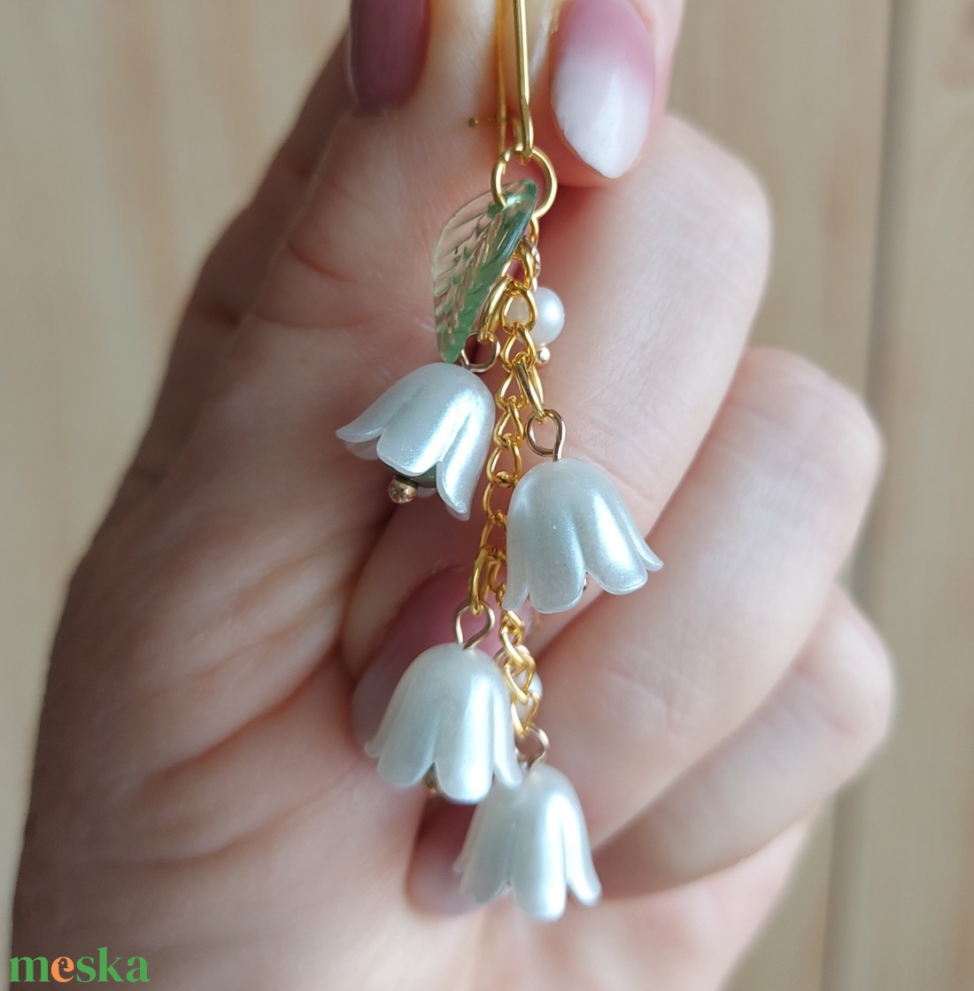 Tavaszi hosszú harangvirág gyöngyfülbevaló - ékszer - fülbevaló - lógó fülbevaló - Meska.hu