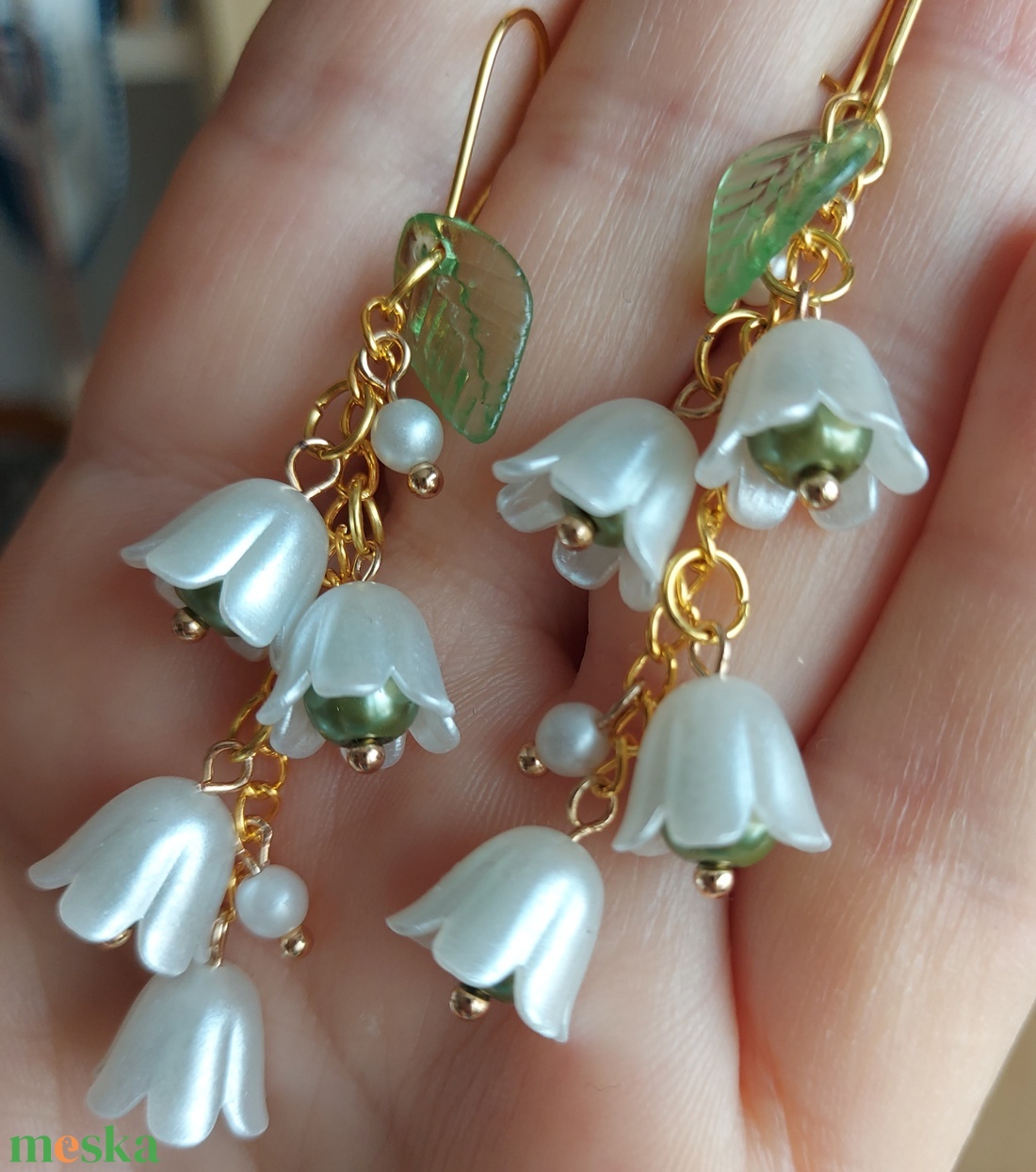 Tavaszi hosszú harangvirág gyöngyfülbevaló - ékszer - fülbevaló - lógó fülbevaló - Meska.hu