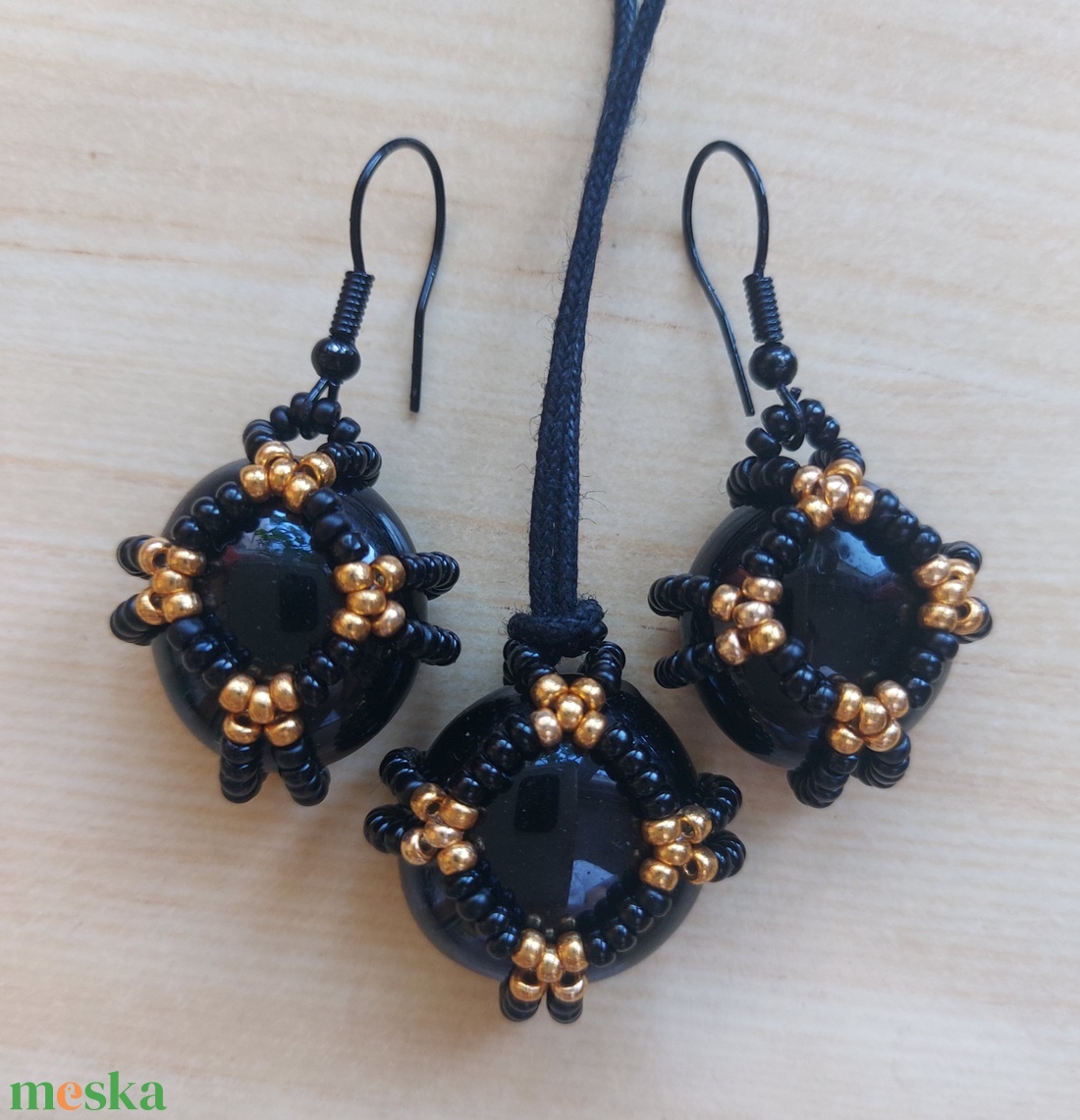 Fekete-arany üvegkavics ékszer garnitúra - ékszer - ékszerszett - Meska.hu