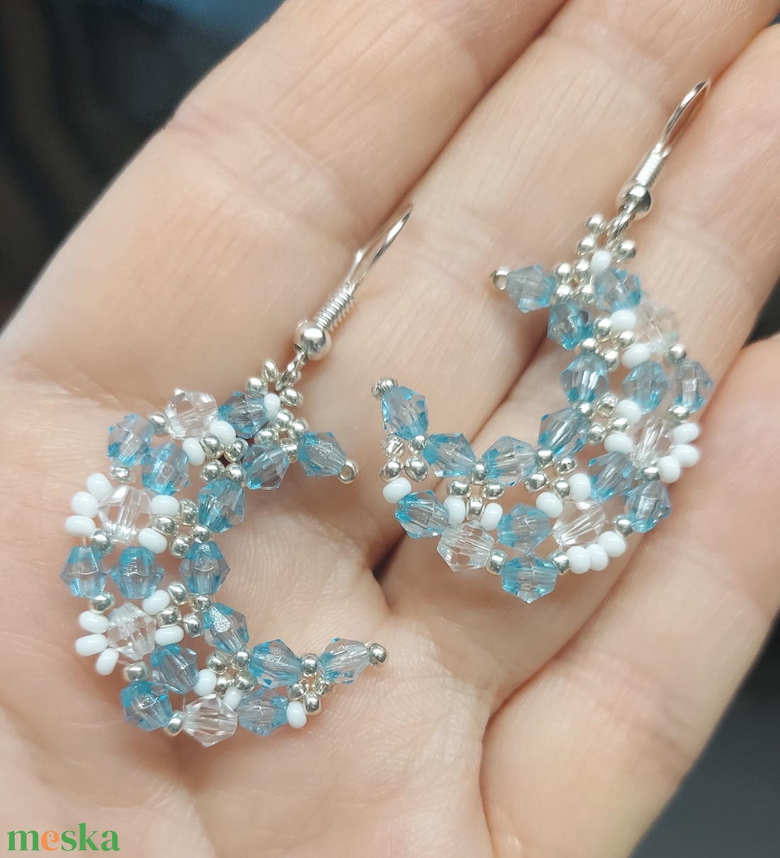 Ezüst Hold gyöngyfülbevaló - ékszer - fülbevaló - lógó fülbevaló - Meska.hu