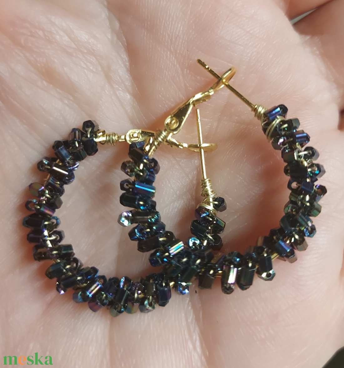 Kék gyöngyös karika fülbevaló - ékszer - fülbevaló - karika fülbevaló - Meska.hu