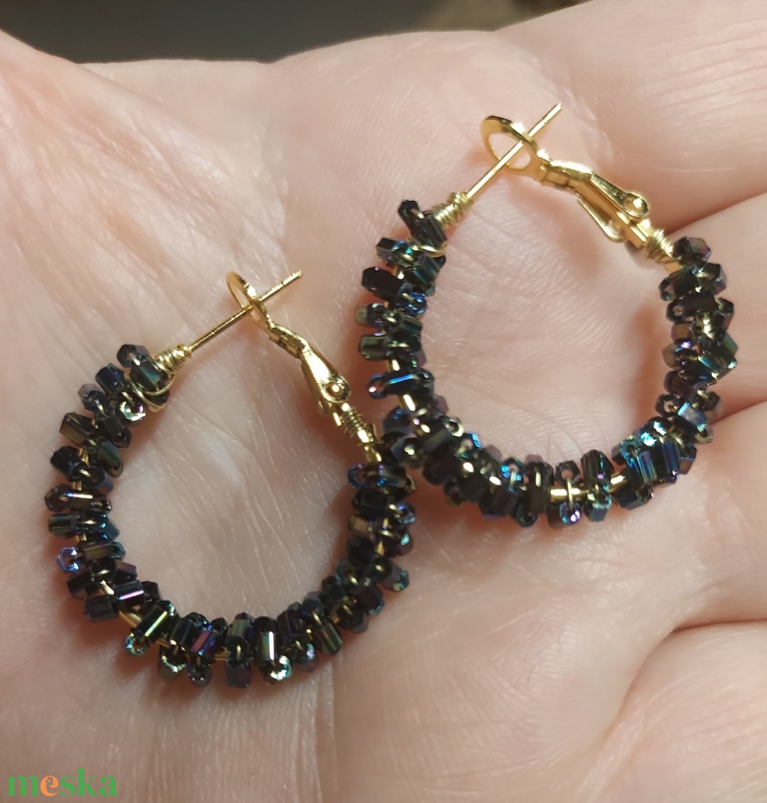 Kék gyöngyös karika fülbevaló - ékszer - fülbevaló - karika fülbevaló - Meska.hu