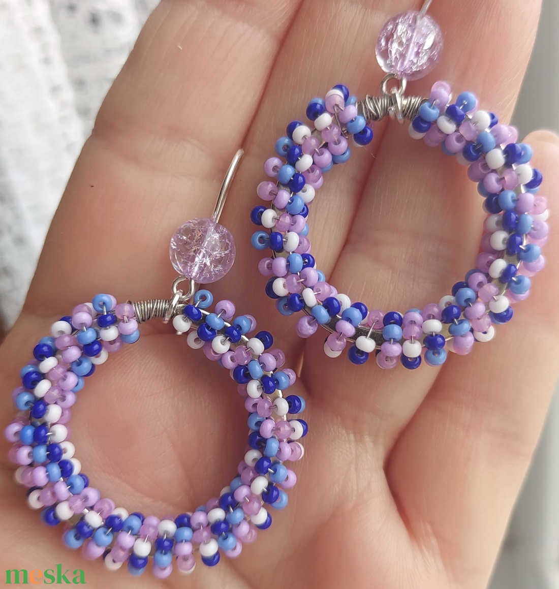 Lila karika gyöngyfülbevaló - ékszer - fülbevaló - karika fülbevaló - Meska.hu