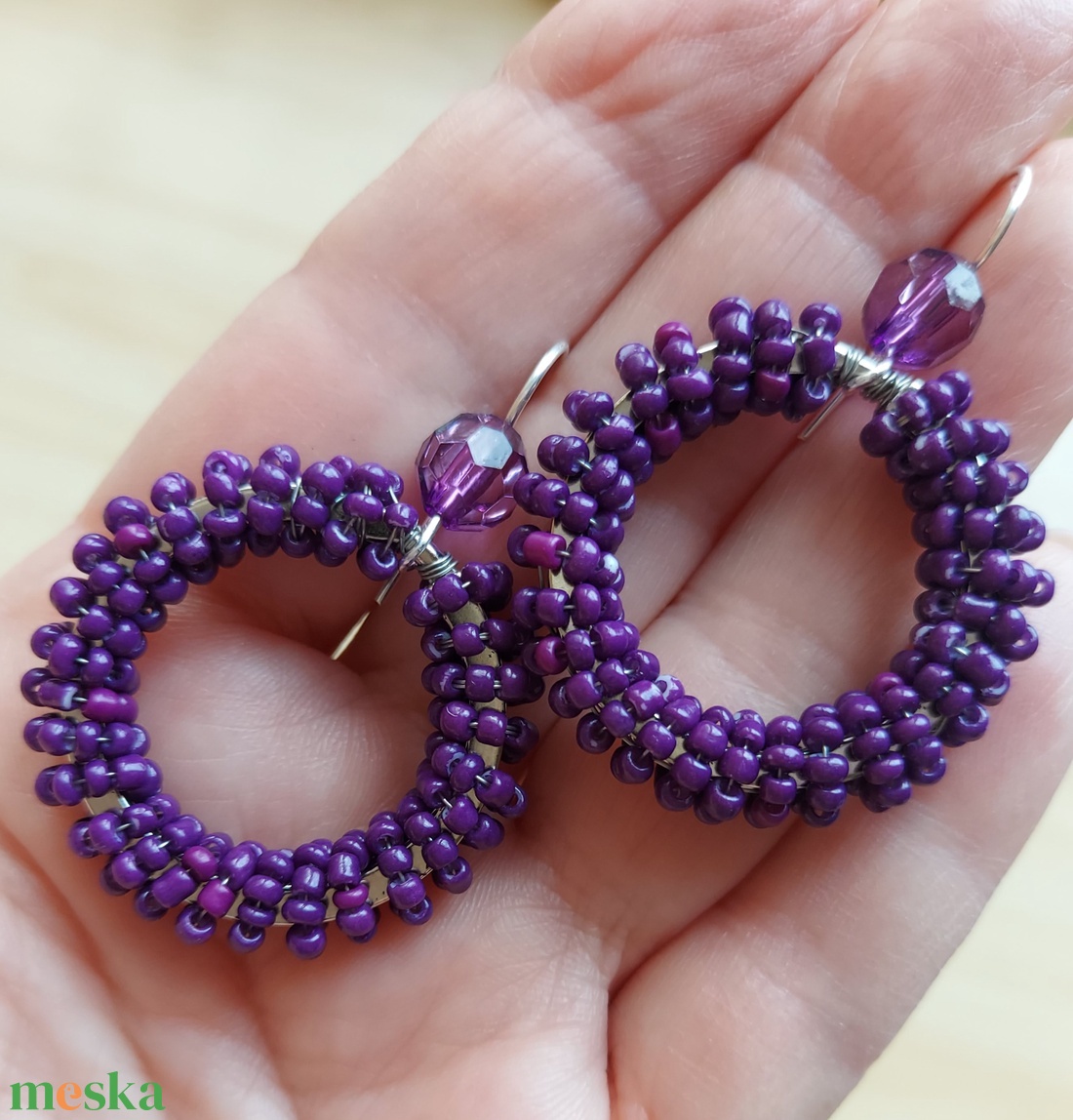 Sötétlila karika gyöngyfülbevaló - ékszer - fülbevaló - karika fülbevaló - Meska.hu