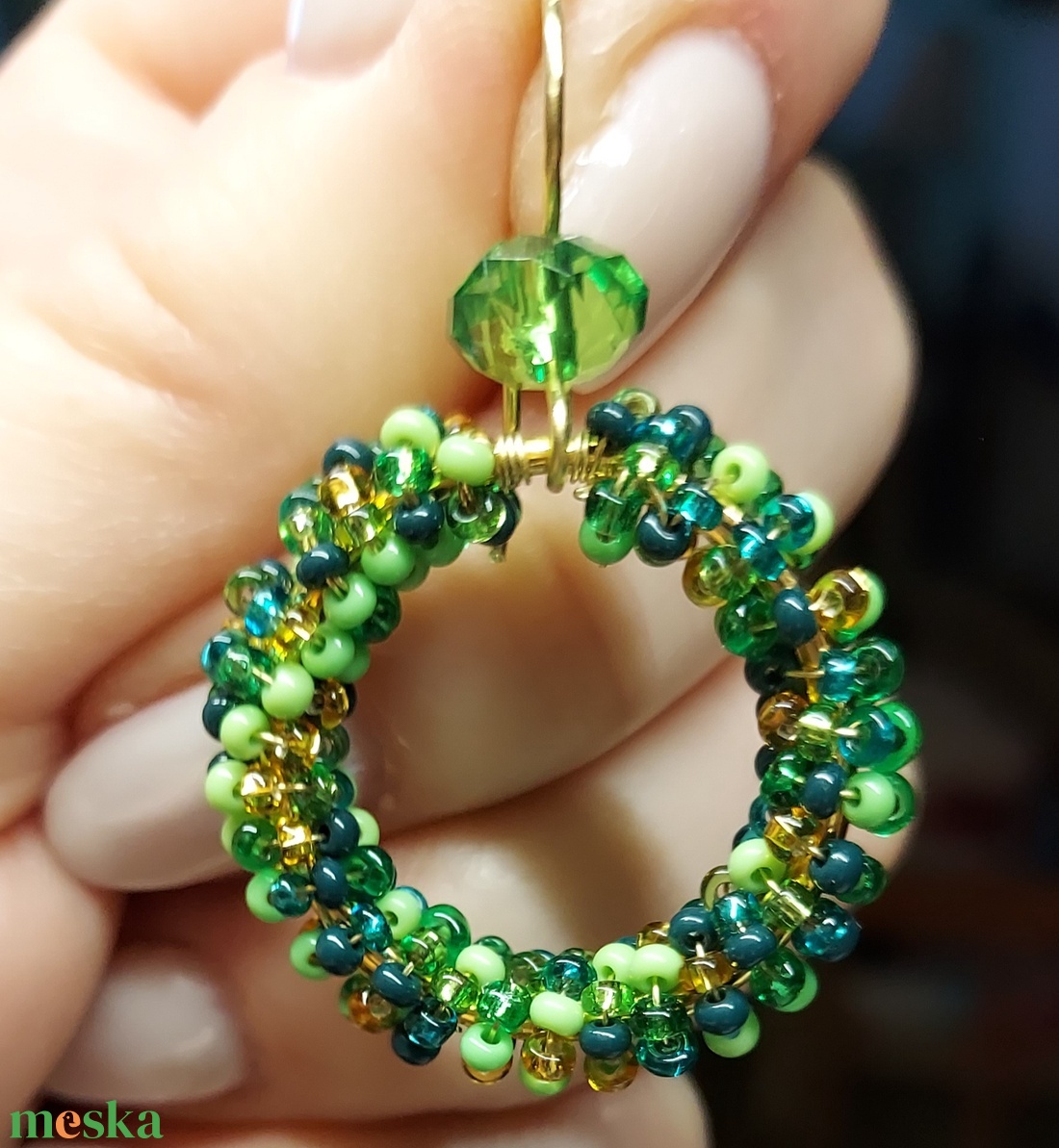 Zöld karika gyöngyfülbevaló - ékszer - fülbevaló - karika fülbevaló - Meska.hu