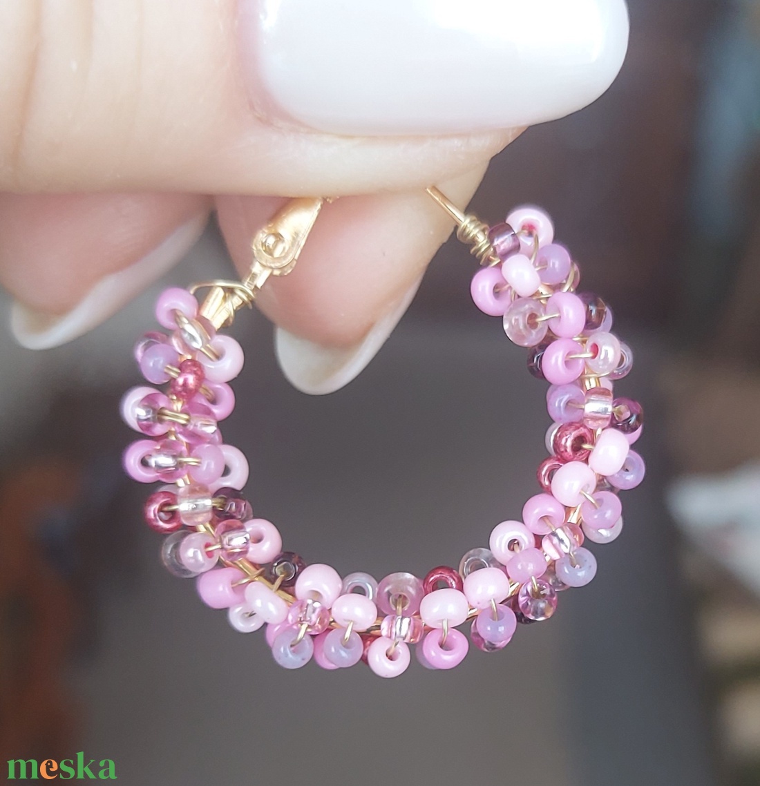 Rózsaszín karika gyöngyfülbevaló - ékszer - fülbevaló - karika fülbevaló - Meska.hu