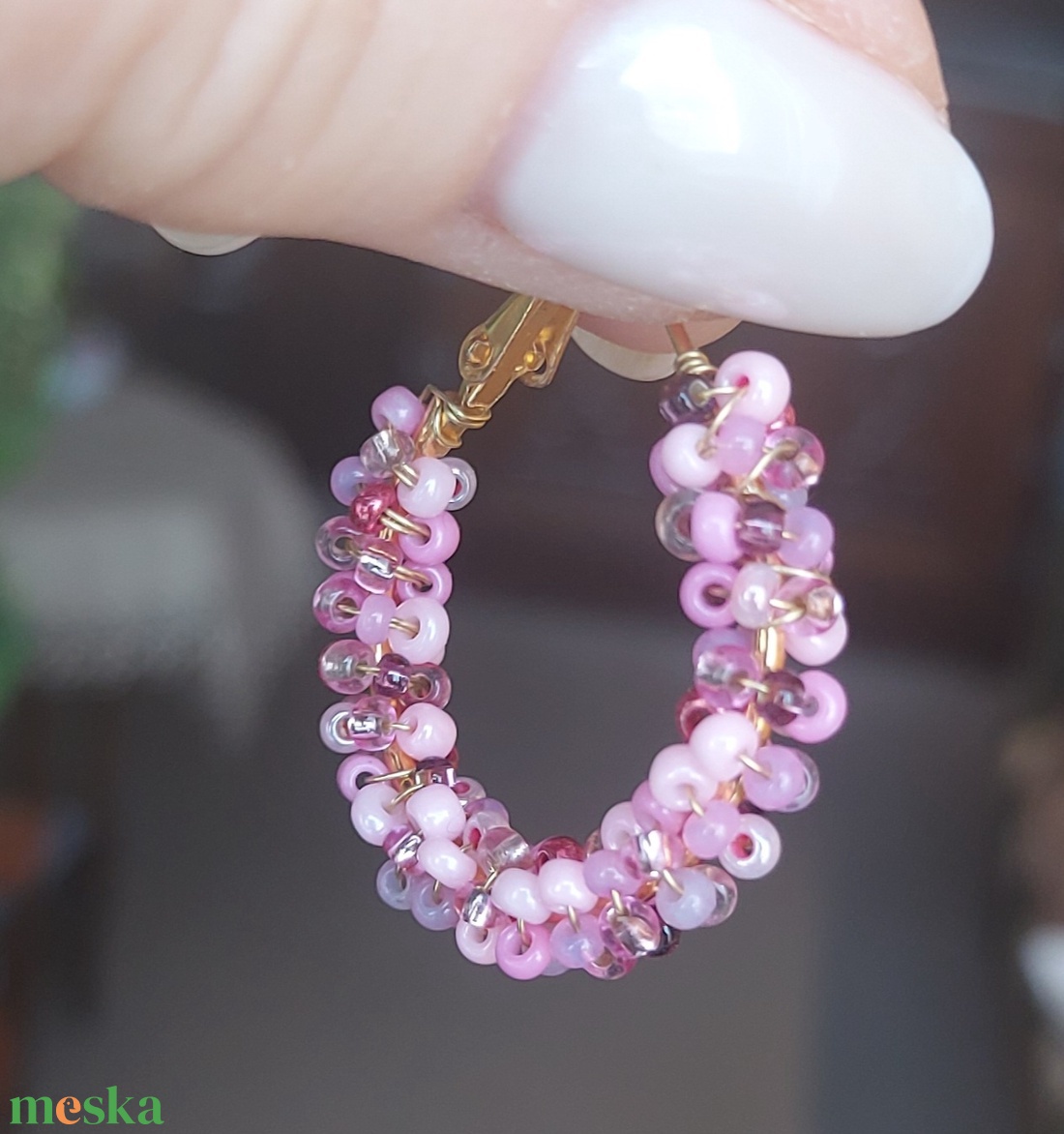 Rózsaszín karika gyöngyfülbevaló - ékszer - fülbevaló - karika fülbevaló - Meska.hu