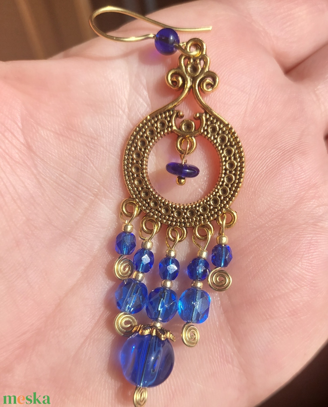 Királykék-arany gyöngyfülbevaló - ékszer - fülbevaló - lógó fülbevaló - Meska.hu