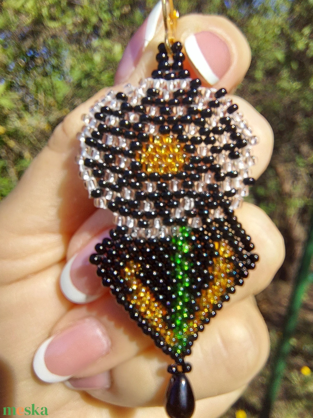 Pitypangos gyöngyfülbevaló - ékszer - fülbevaló - lógó fülbevaló - Meska.hu