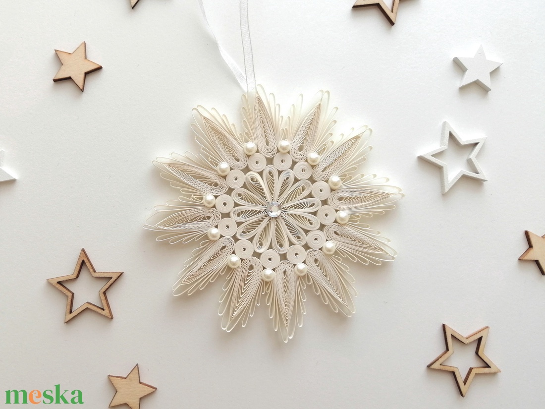 Karácsonyfadísz - hópihe - gyöngyfehér - karácsony - karácsonyi lakásdekoráció - karácsonyfadíszek - Meska.hu