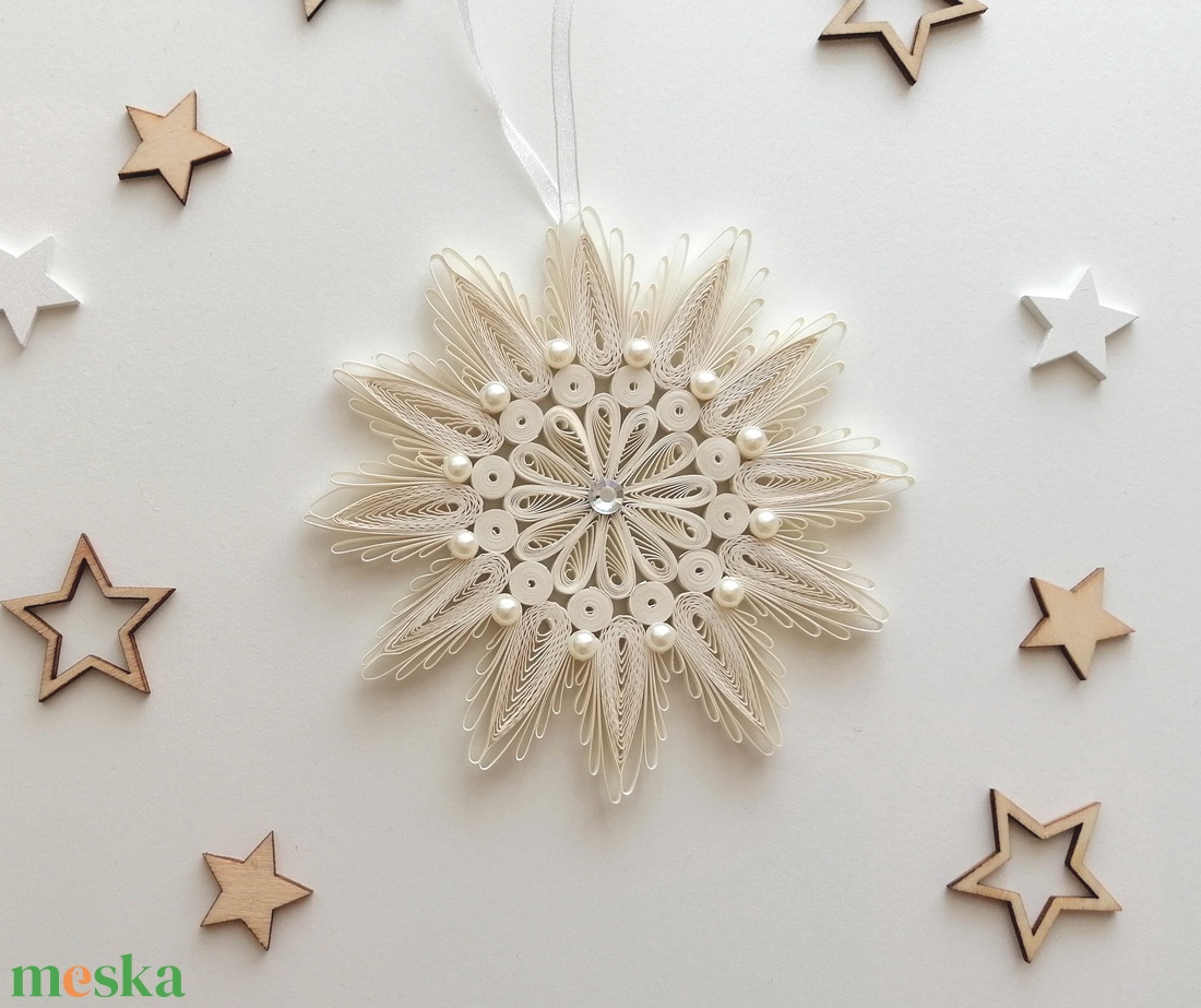 Karácsonyfadísz - hópihe - gyöngyfehér - karácsony - karácsonyi lakásdekoráció - karácsonyfadíszek - Meska.hu