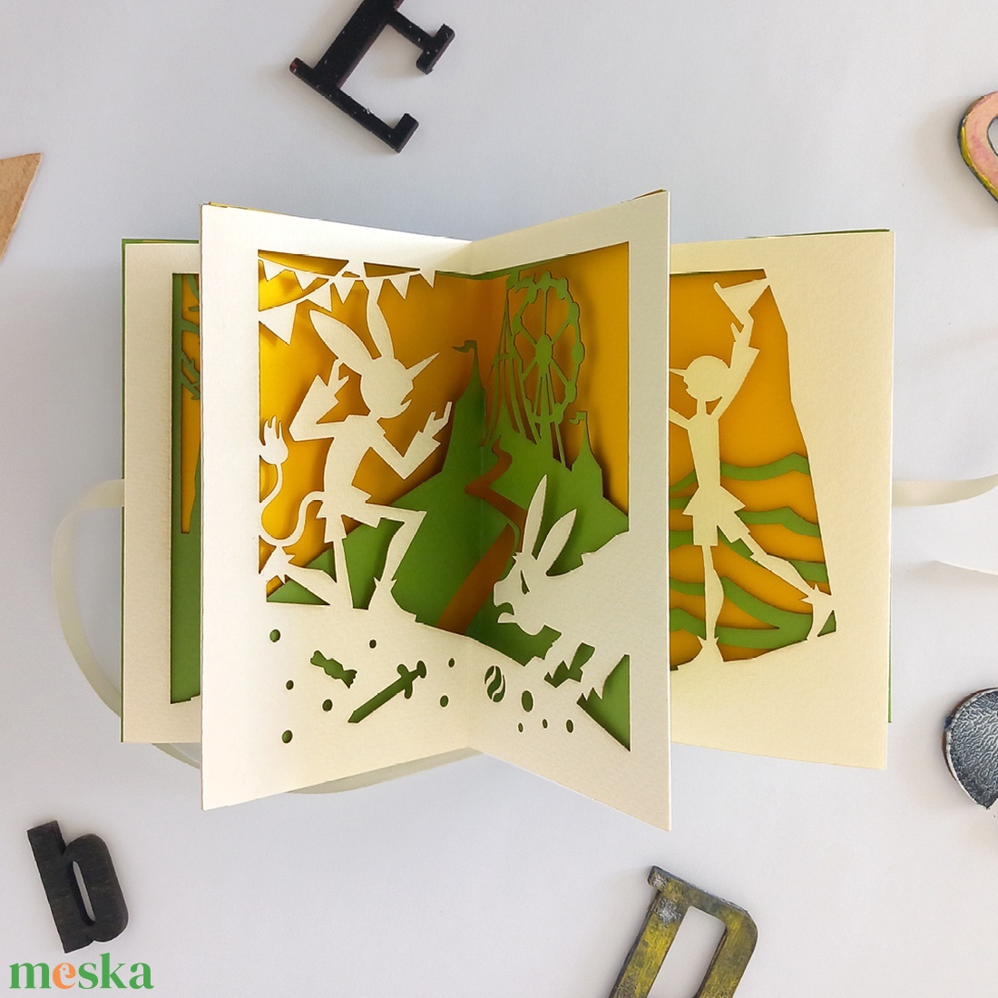 Collodi: Pinokkió kalandjai - karusszel könyv - otthon & életmód - dekoráció - asztal és polc dekoráció - könyvszobor - Meska.hu