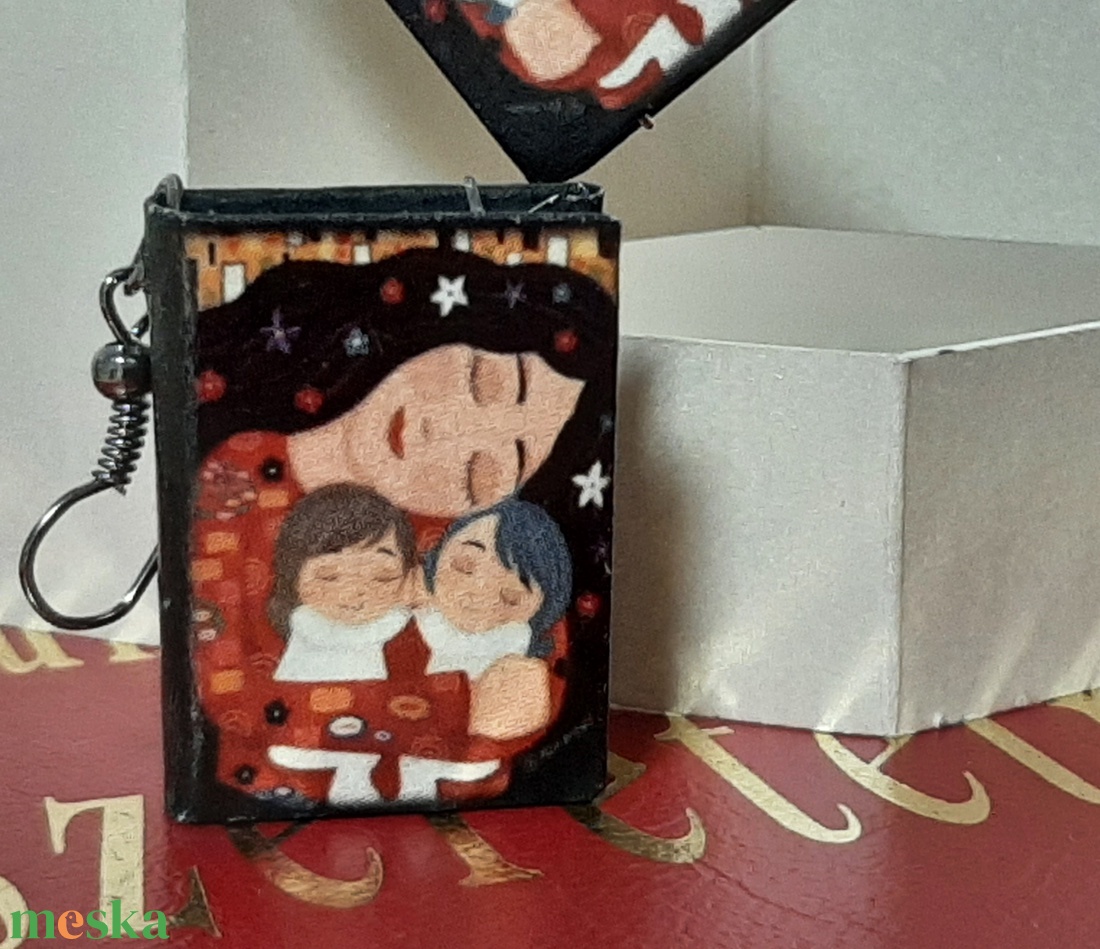 Könyv Fülbevaló  - ékszer - fülbevaló - lógó fülbevaló - Meska.hu