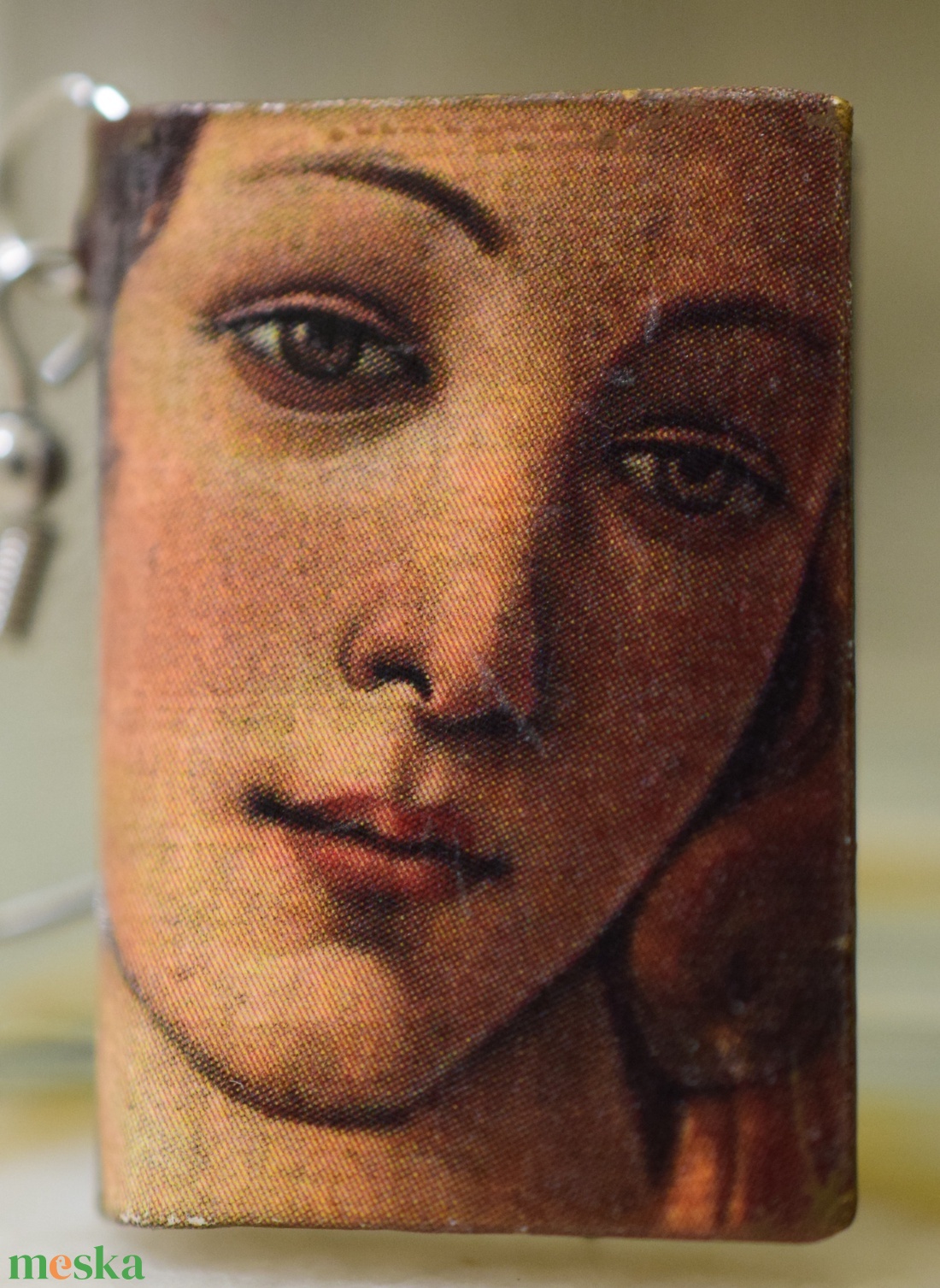 Könyv fülbevaló (Vénusz) - ékszer - fülbevaló - lógó fülbevaló - Meska.hu