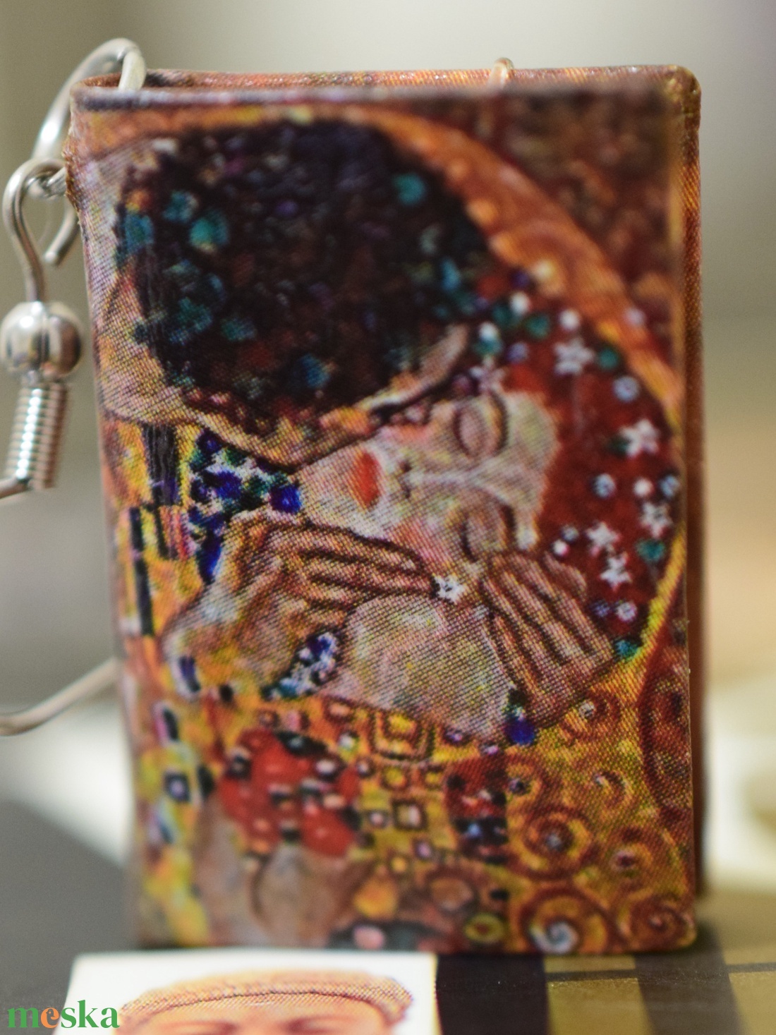 Könyv fülbevaló (Csók) - ékszer - fülbevaló - lógó fülbevaló - Meska.hu