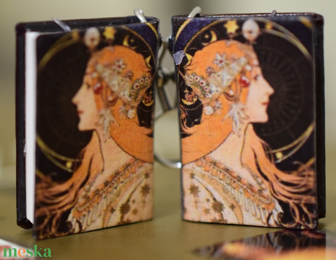 Könyv fülbevaló (Álmodozás) - ékszer - fülbevaló - lógó fülbevaló - Meska.hu