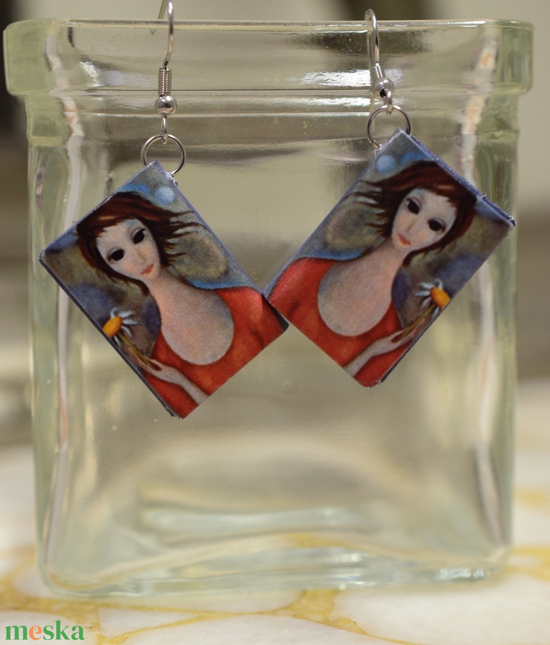 Könyv fülbevaló (százszorszép) - ékszer - fülbevaló - lógó fülbevaló - Meska.hu