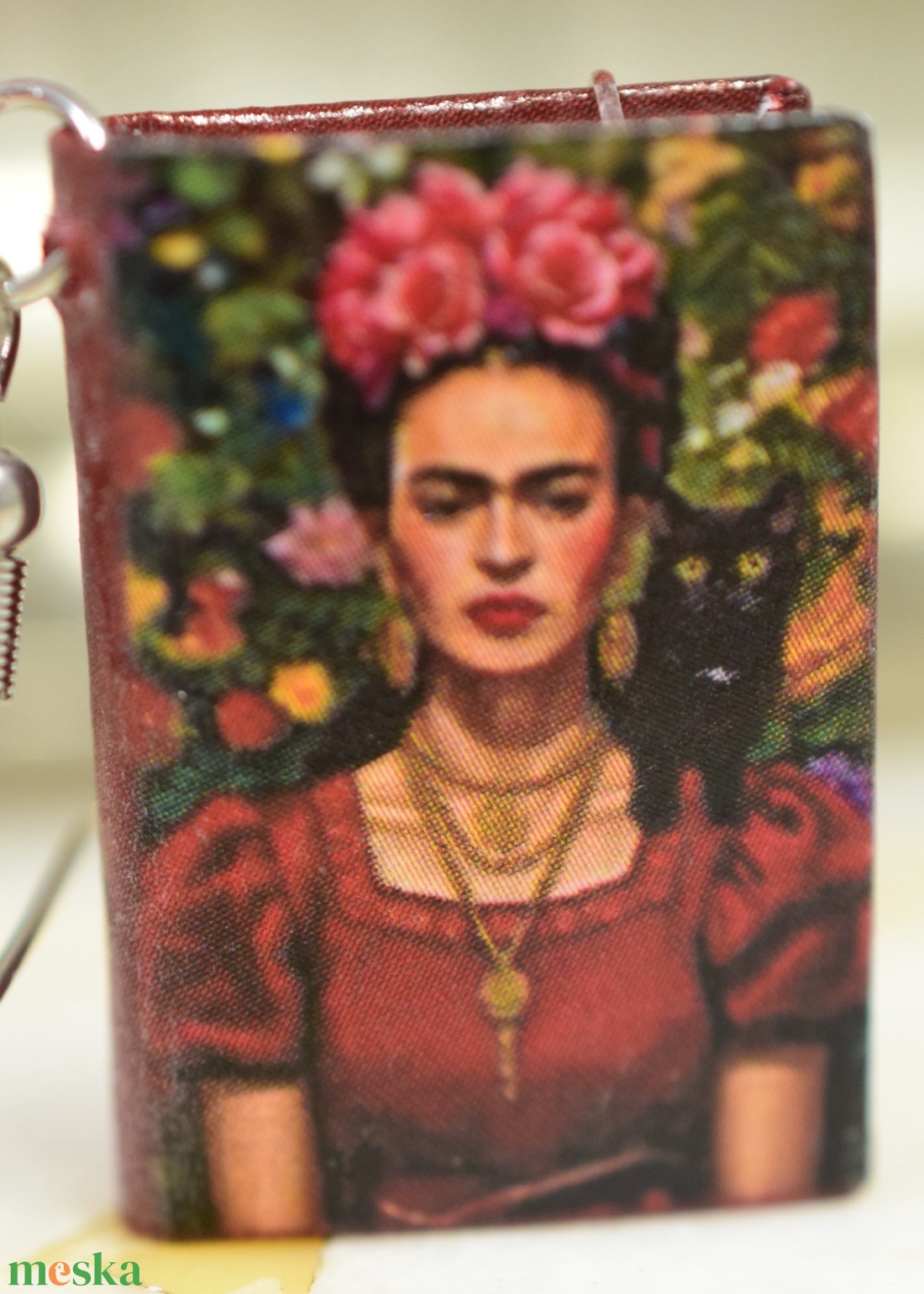 Könyv fülbevaló (Frida) - ékszer - fülbevaló - lógó fülbevaló - Meska.hu