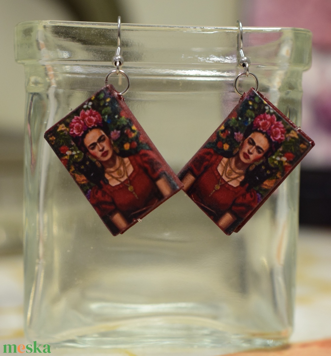 Könyv fülbevaló (Frida) - ékszer - fülbevaló - lógó fülbevaló - Meska.hu