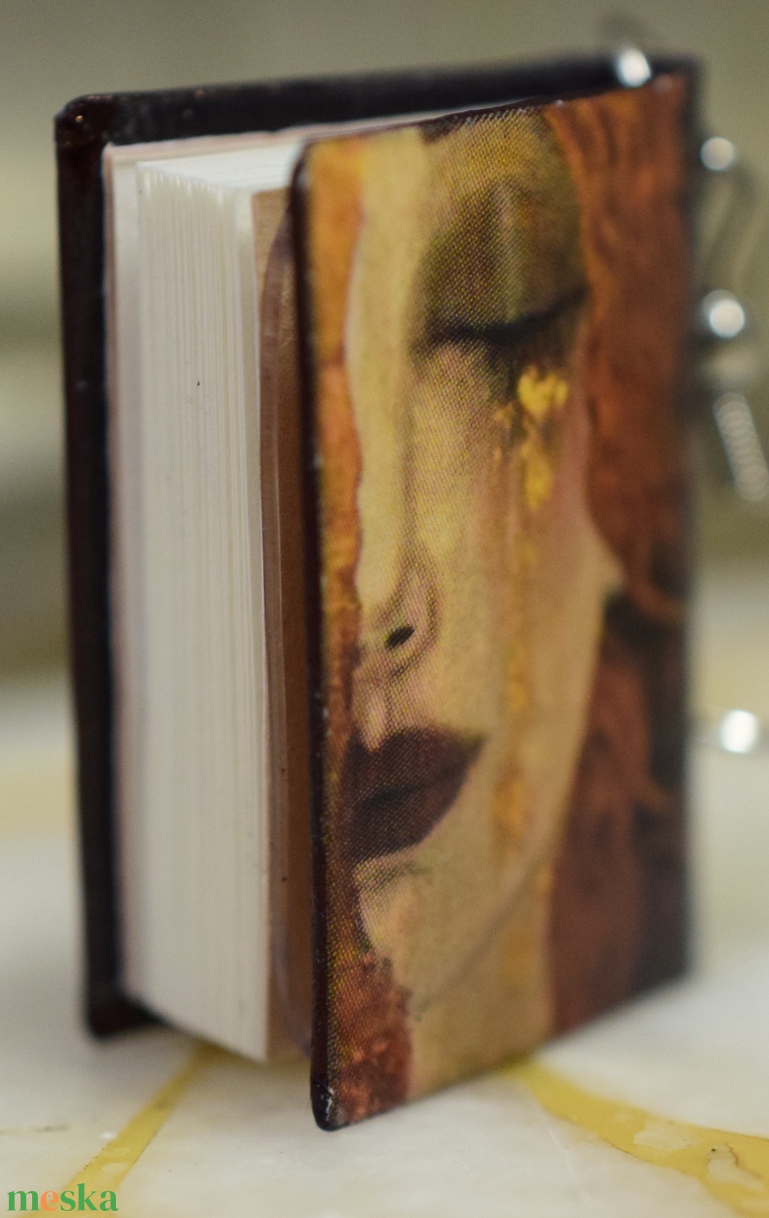 Könyv fülbevaló (arany könnyek) - ékszer - fülbevaló - lógó fülbevaló - Meska.hu