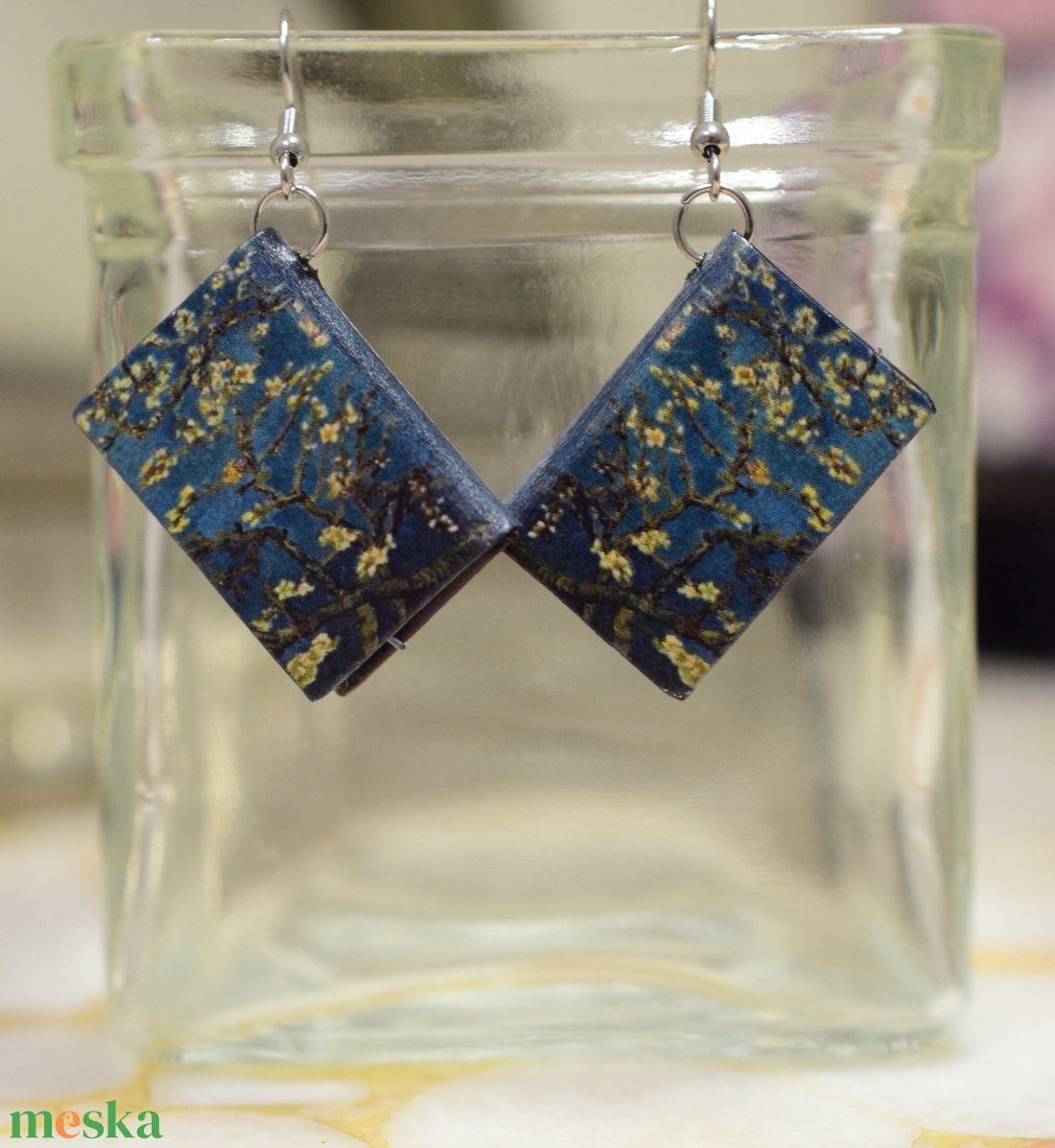 Könyv fülbevaló (mandulavirágzás) - ékszer - fülbevaló - lógó fülbevaló - Meska.hu