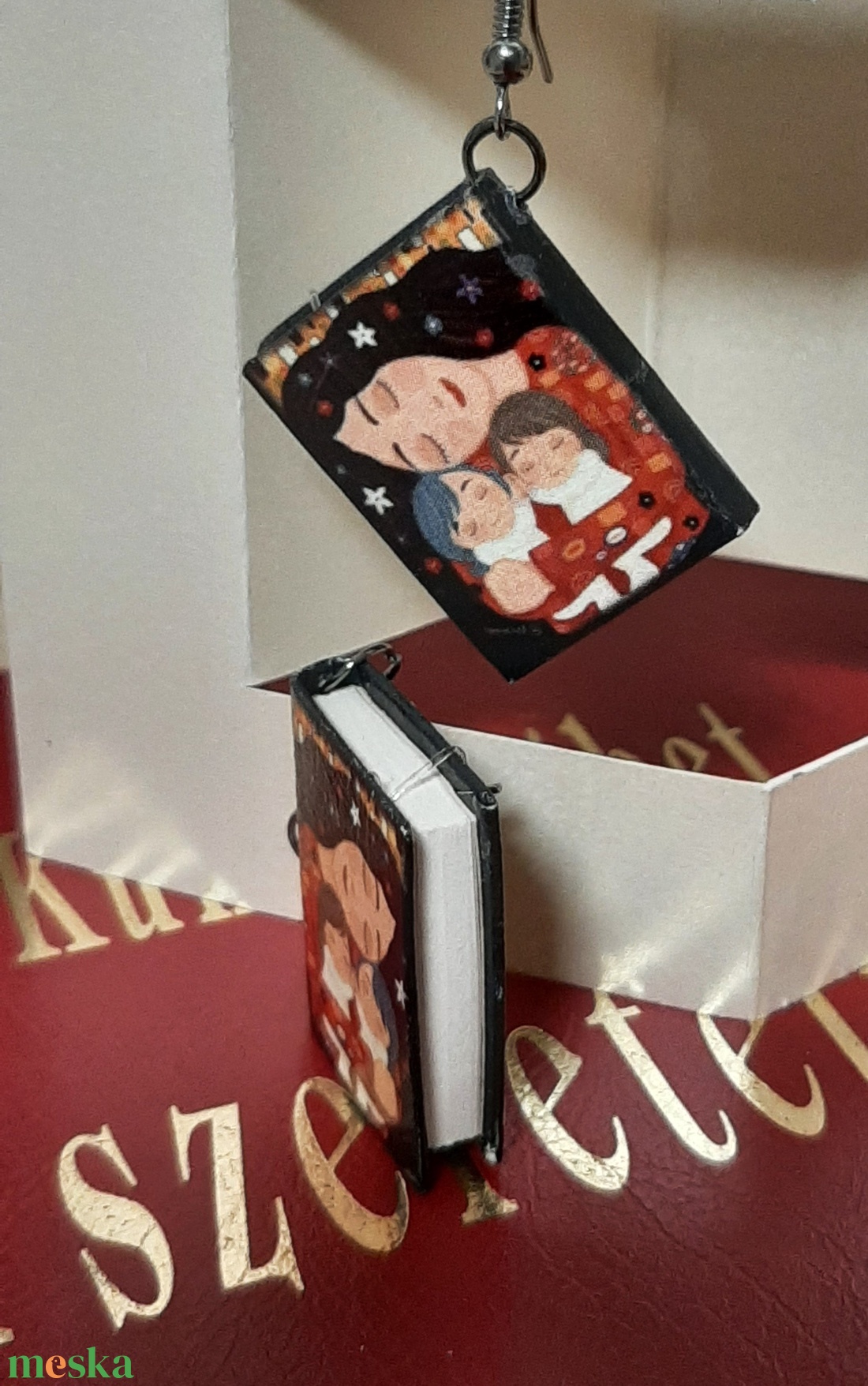 Könyv fülbevaló Anyák napjára - ékszer - fülbevaló - lógó fülbevaló - Meska.hu