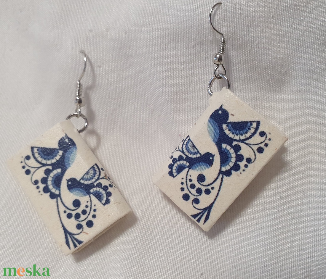 Könyv fülbevaló  - ékszer - fülbevaló - lógó fülbevaló - Meska.hu