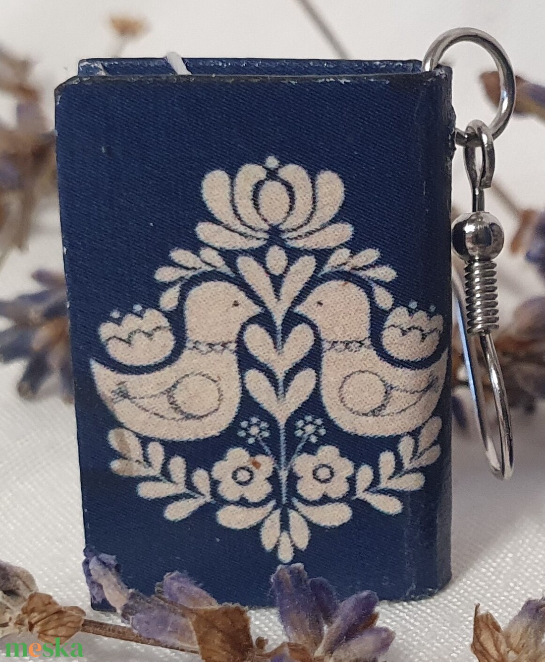 Könyv fülbevaló  - ékszer - fülbevaló - lógó fülbevaló - Meska.hu