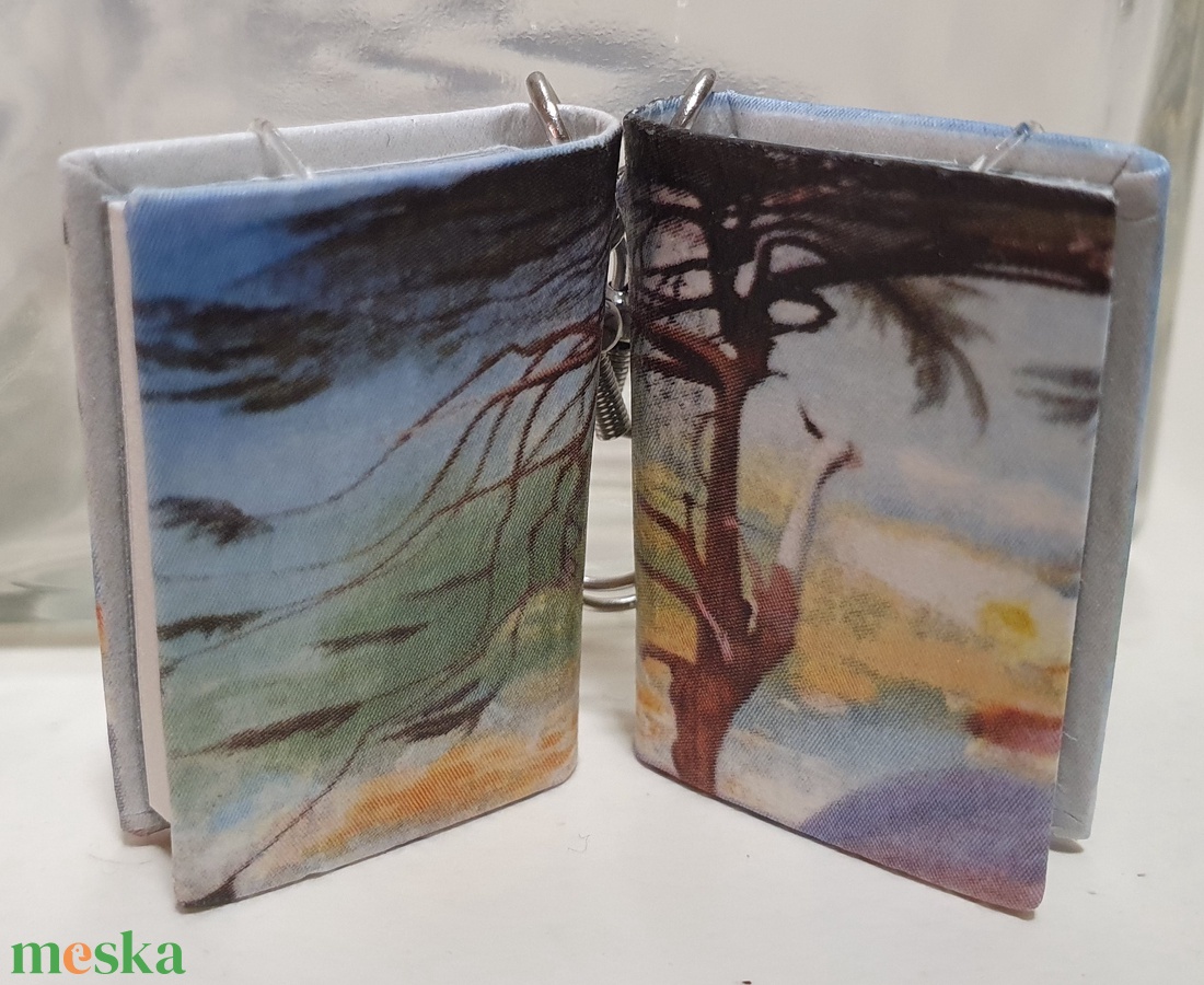 Könyv fülbevaló (cédrus) - ékszer - fülbevaló - lógó fülbevaló - Meska.hu