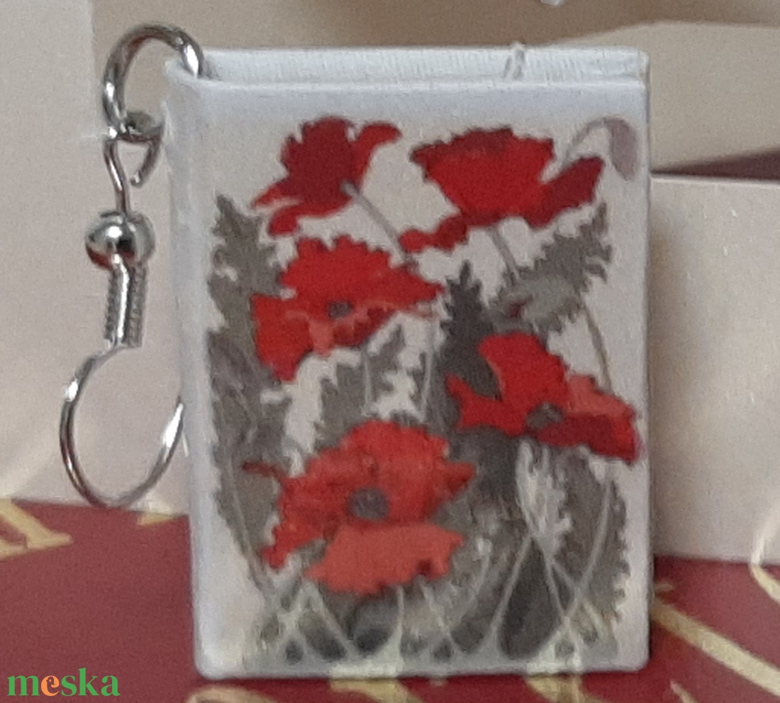 Könyv fülbevaló (pipacs) - ékszer - fülbevaló - lógó fülbevaló - Meska.hu