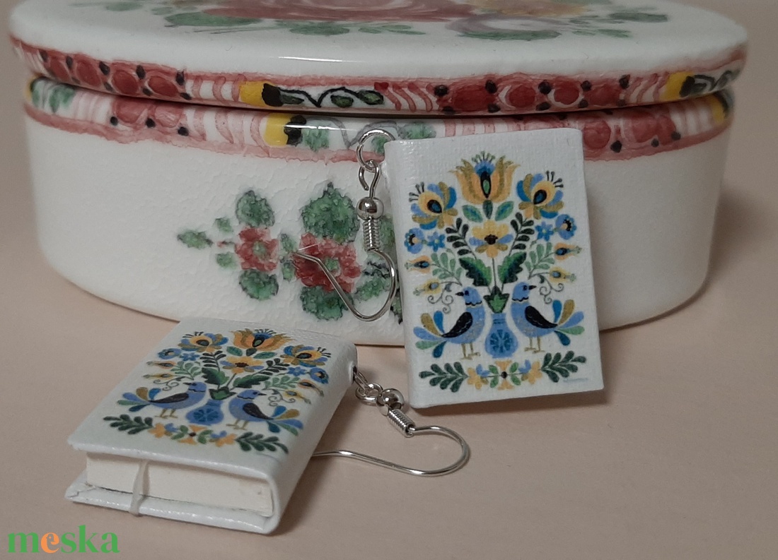 Könyv fülbevaló  - ékszer - fülbevaló - lógó fülbevaló - Meska.hu