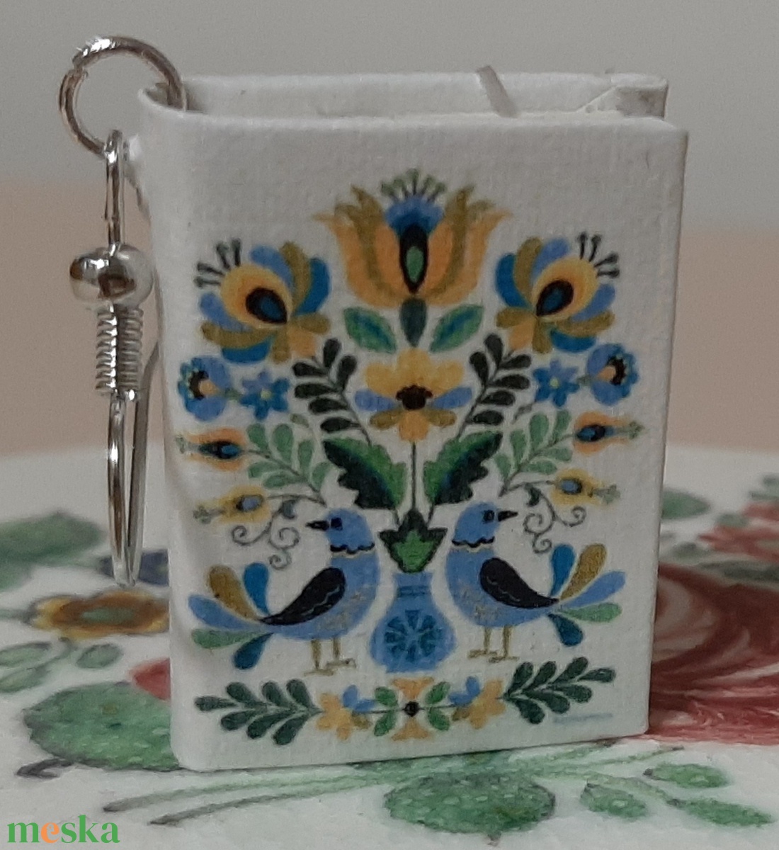 Könyv fülbevaló  - ékszer - fülbevaló - lógó fülbevaló - Meska.hu