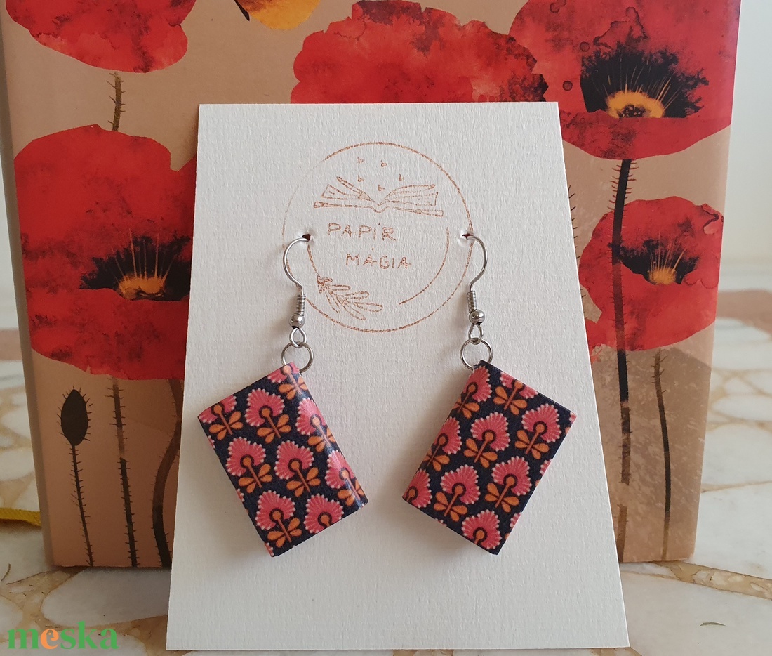 Könyv fülbevaló  - ékszer - fülbevaló - lógó fülbevaló - Meska.hu