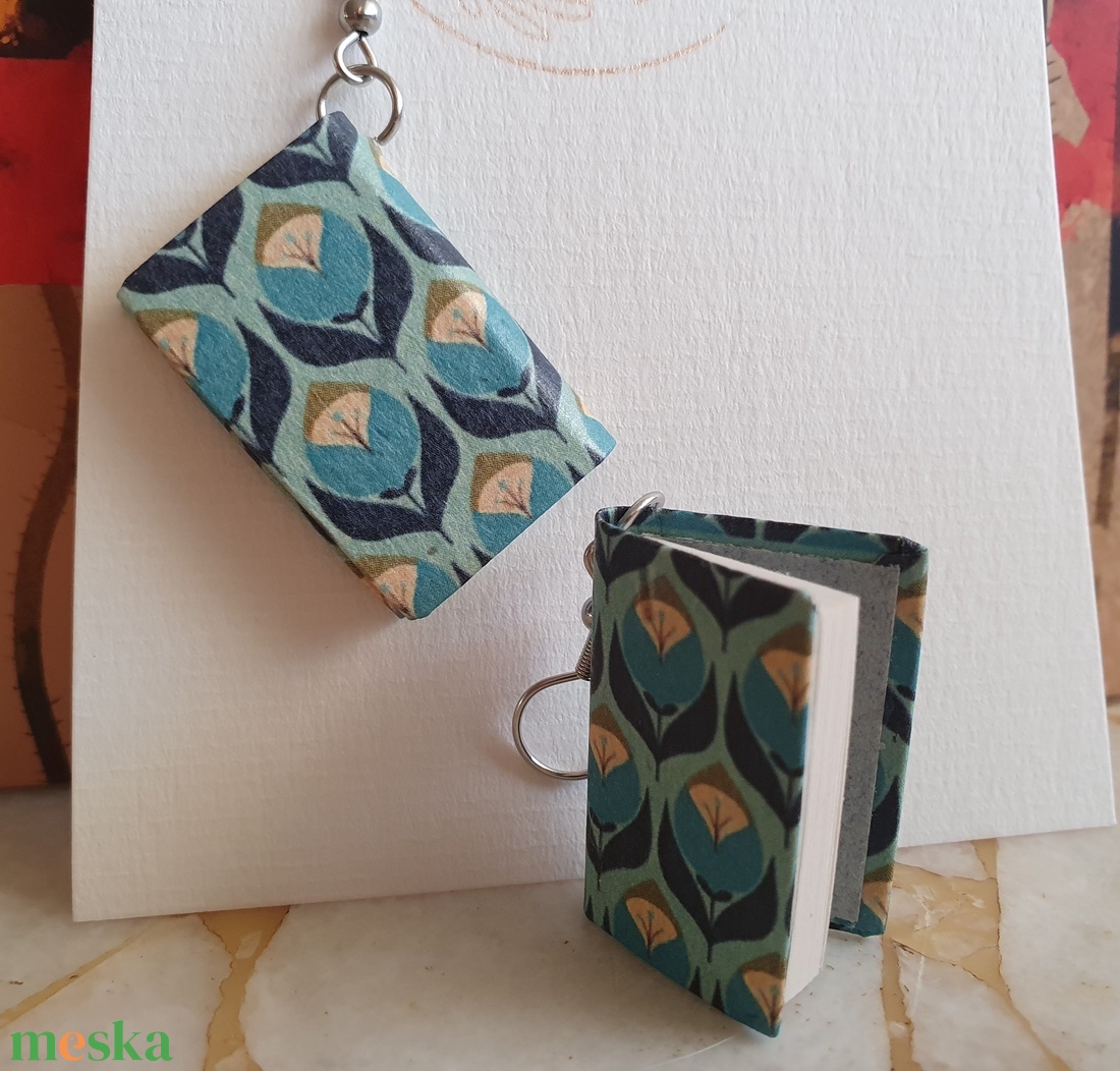 Könyv fülbevaló  - ékszer - fülbevaló - lógó fülbevaló - Meska.hu