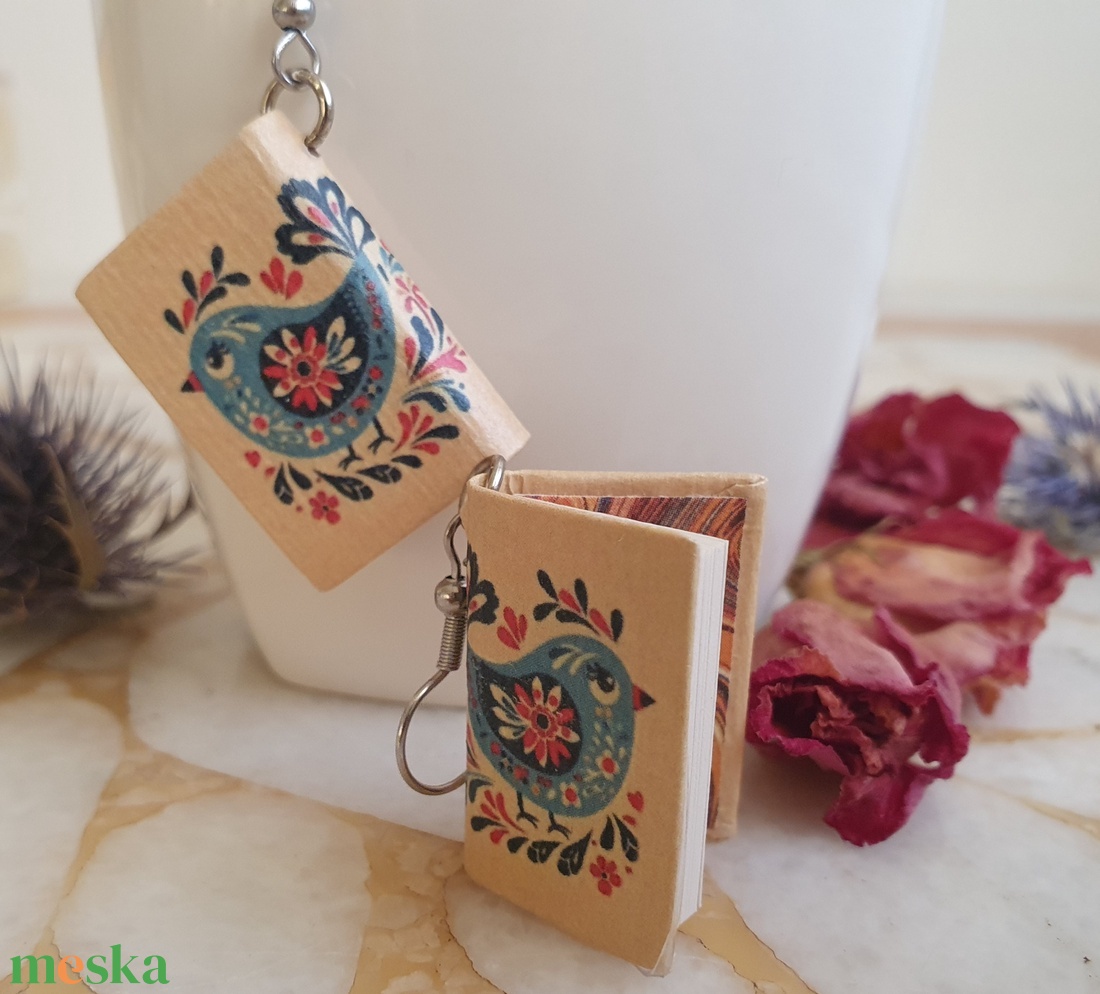 Könyv fülbevaló (népi madaras) - ékszer - fülbevaló - lógó fülbevaló - Meska.hu