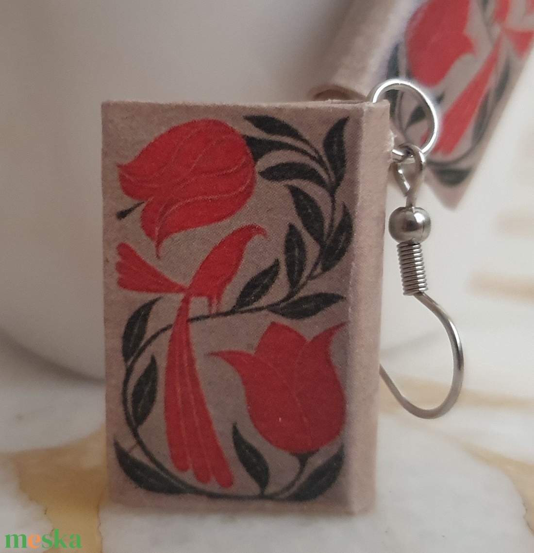 Könyv fülbevaló  - ékszer - fülbevaló - lógó fülbevaló - Meska.hu