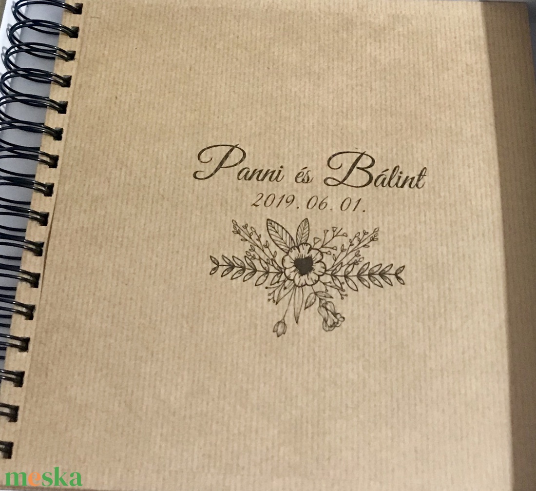 Polaroid vendégkönyv/fényképalbum, Újrahasznosított borítókkal, lapokkal, Egyedi esküvői logóval - esküvő - emlék & ajándék - vendégkönyv - Meska.hu
