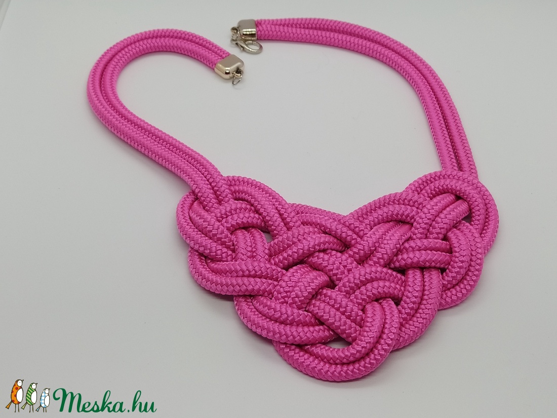 Tringulum magenta - ékszer - nyaklánc - medál nélküli nyaklánc - Meska.hu Tringulum magenta - ékszer - nyaklánc - medál nélküli nyaklánc - Meska.hu
