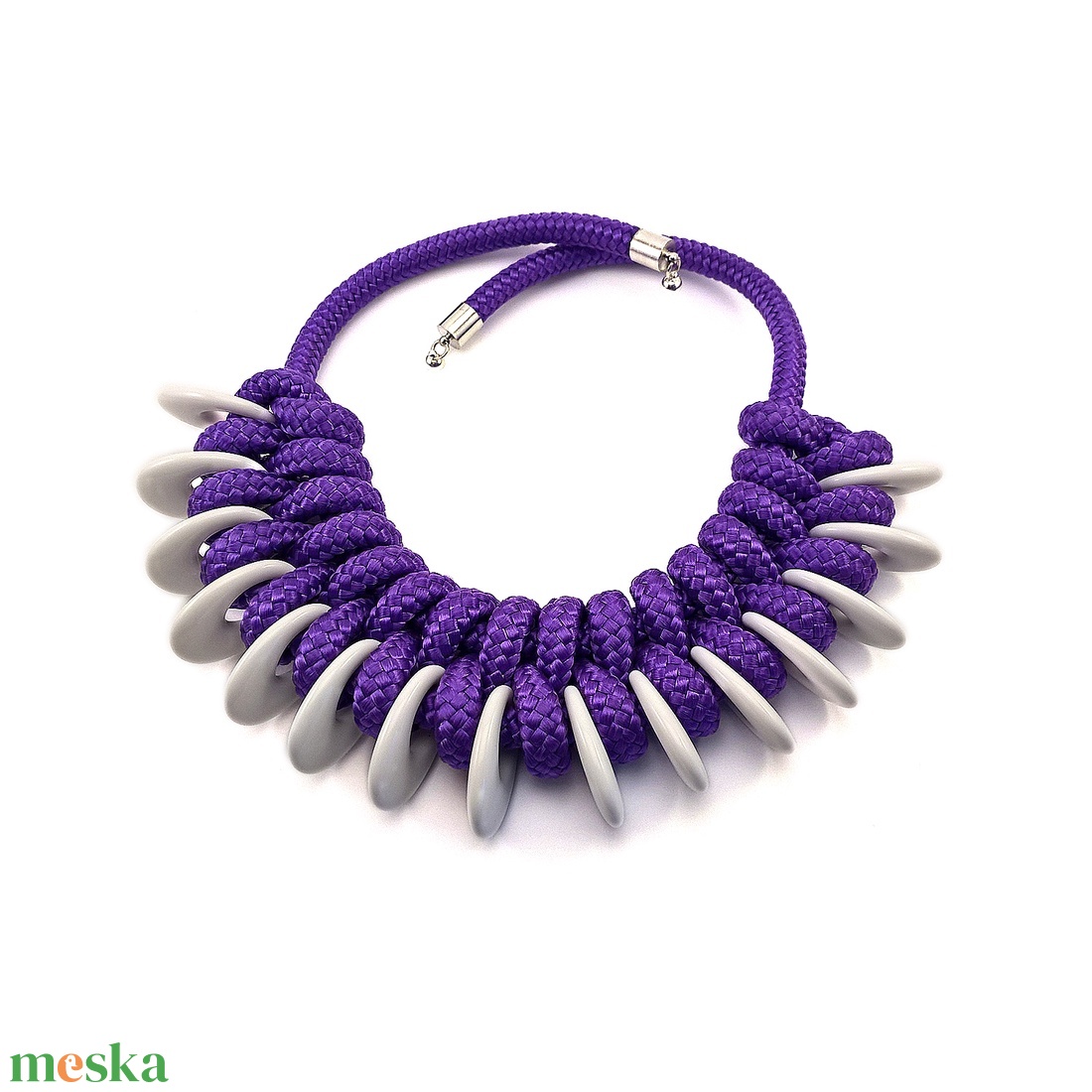 Lila-fehér paracord nyaklánc - ékszer - nyaklánc - Meska.hu Lila-fehér paracord nyaklánc - ékszer - nyaklánc - Meska.hu