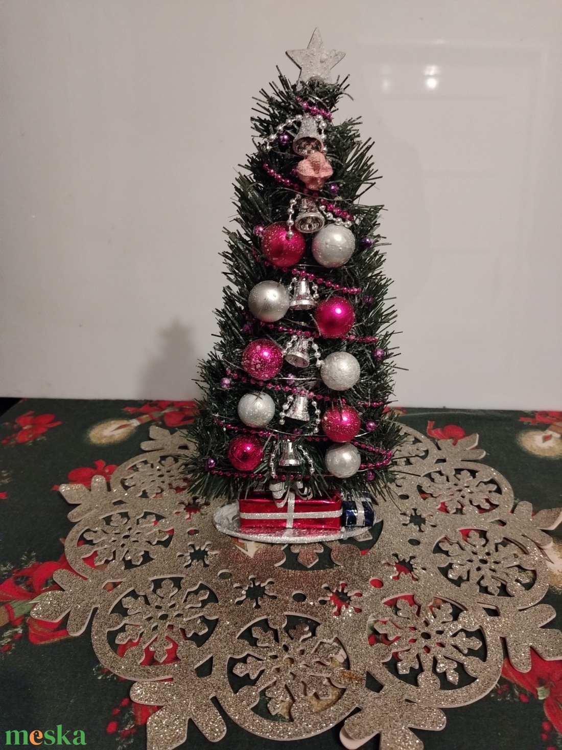 Egyedi, kézzel készült világító karácsonyi asztal dísz-pink/ezüst díszítéssel - karácsony - karácsonyi lakásdekoráció - ünnepi asztaldekoráció - Meska.hu Egyedi, kézzel készült világító karácsonyi asztal dísz-pink/ezüst díszítéssel - karácsony - karácsonyi lakásdekoráció - ünnepi asztaldekoráció - Meska.hu