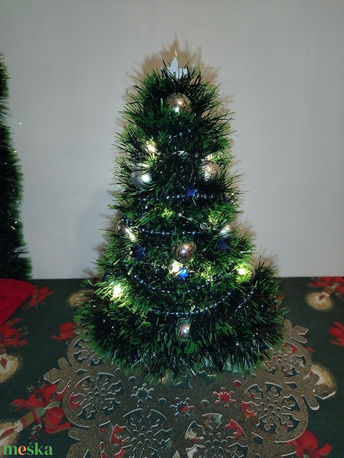 Egyedi, kézzel készült világító karácsonyi asztal dísz-piros/arany/ezüst díszítéssel - karácsony - karácsonyi lakásdekoráció - ünnepi asztaldekoráció - Meska.hu Egyedi, kézzel készült világító karácsonyi asztal dísz-piros/arany/ezüst díszítéssel - karácsony - karácsonyi lakásdekoráció - ünnepi asztaldekoráció - Meska.hu