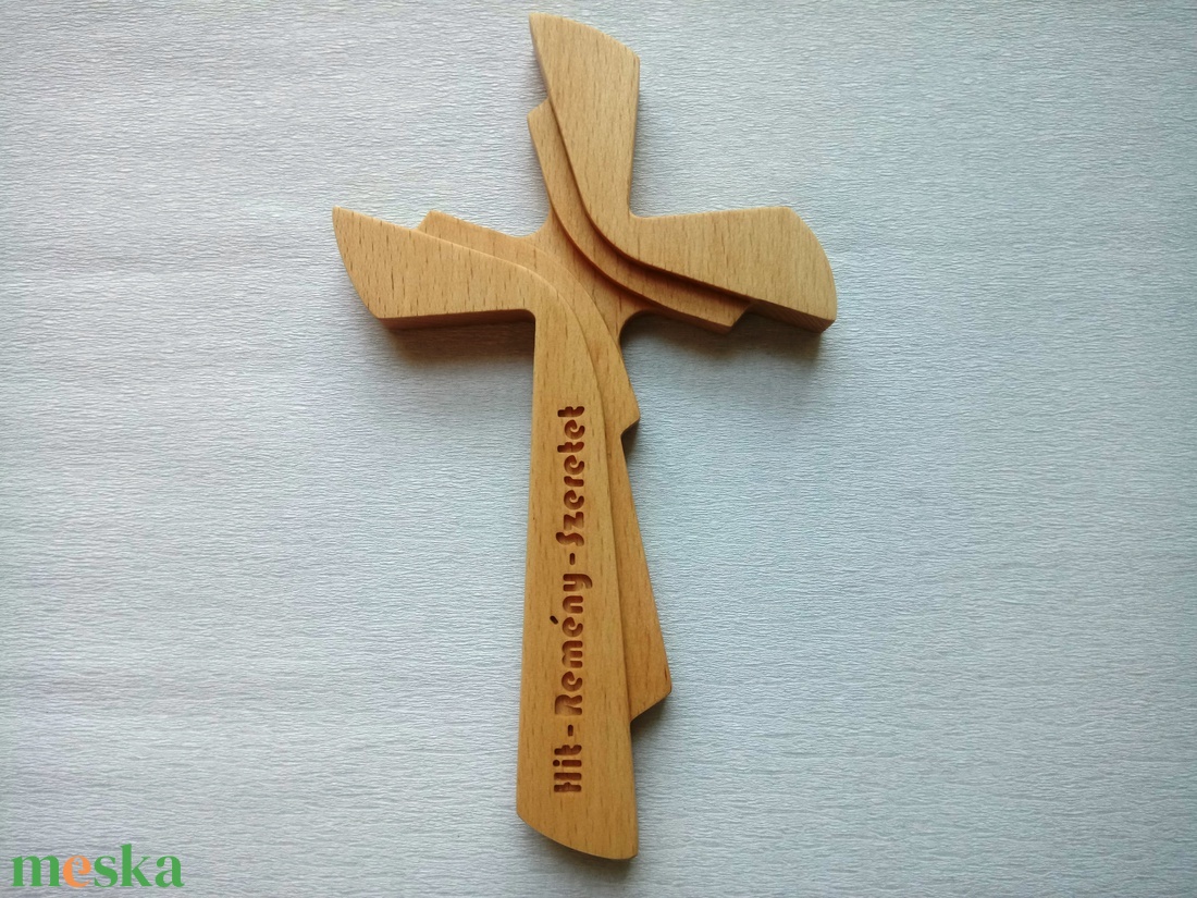 Modern fali kereszt, fából készült feszület, felirat választható - otthon & életmód - vallás - kereszt - Meska.hu
